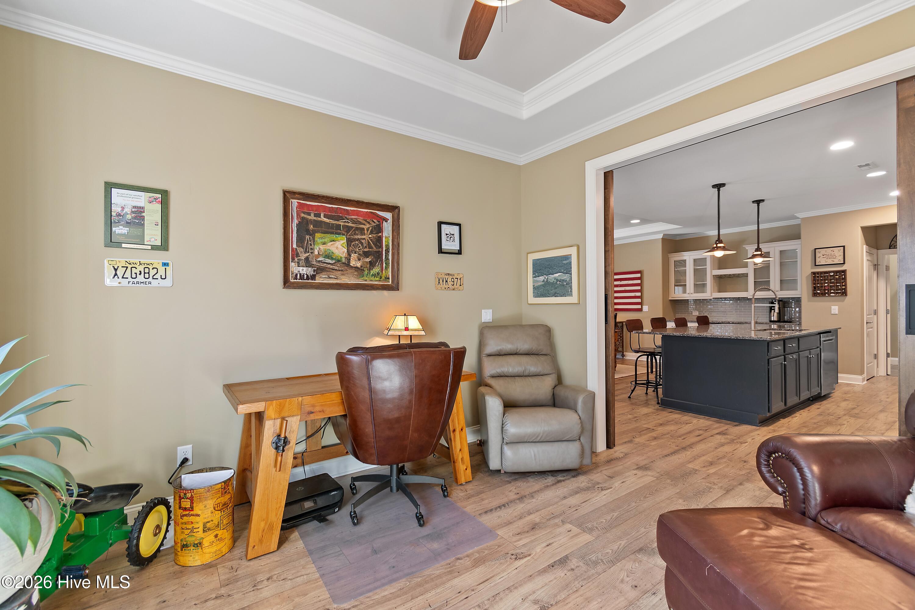 100558419 | Photo 25