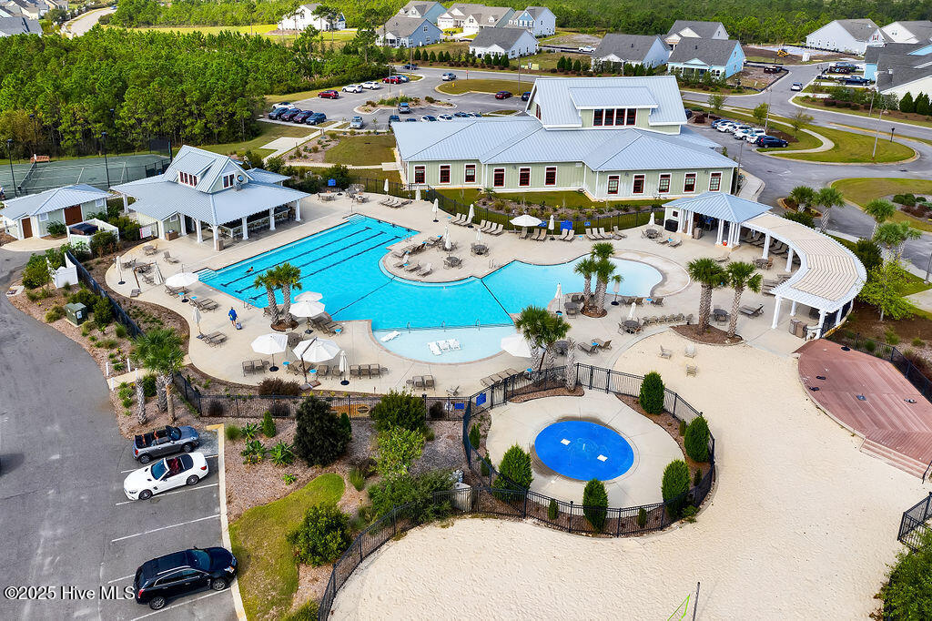 100554585 | Photo 95