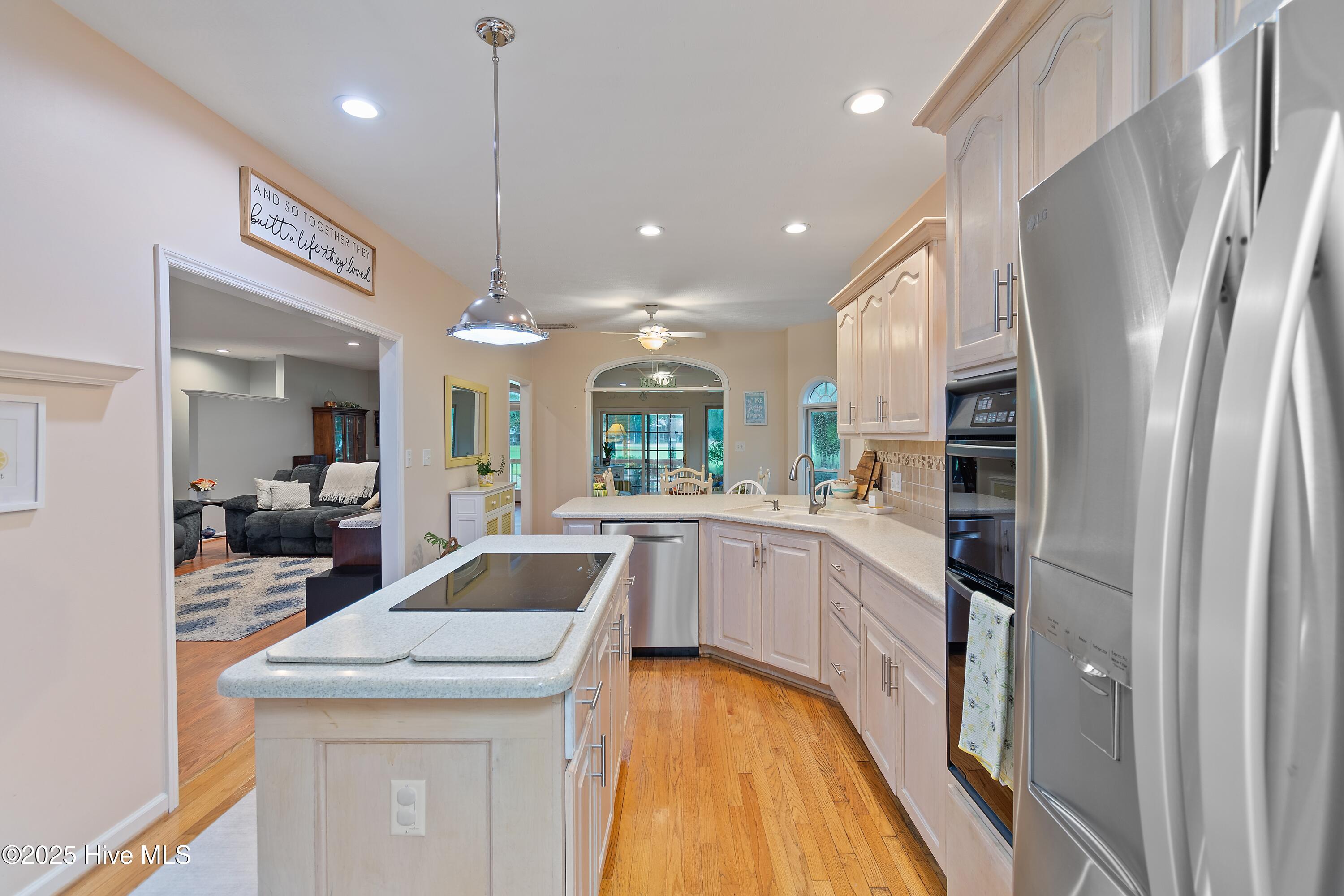 100522633 | Photo 10