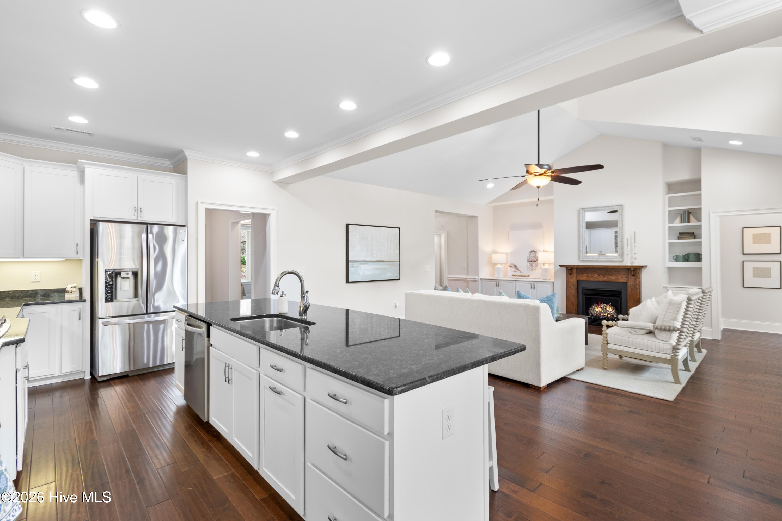 100556573 | Photo 23