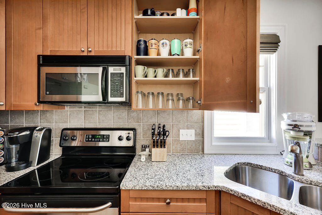 100564963 | Photo 44