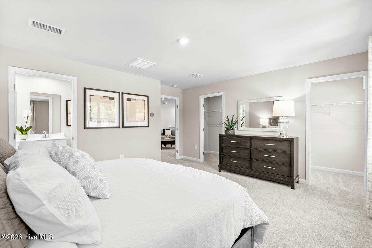 100564045 | Photo 28