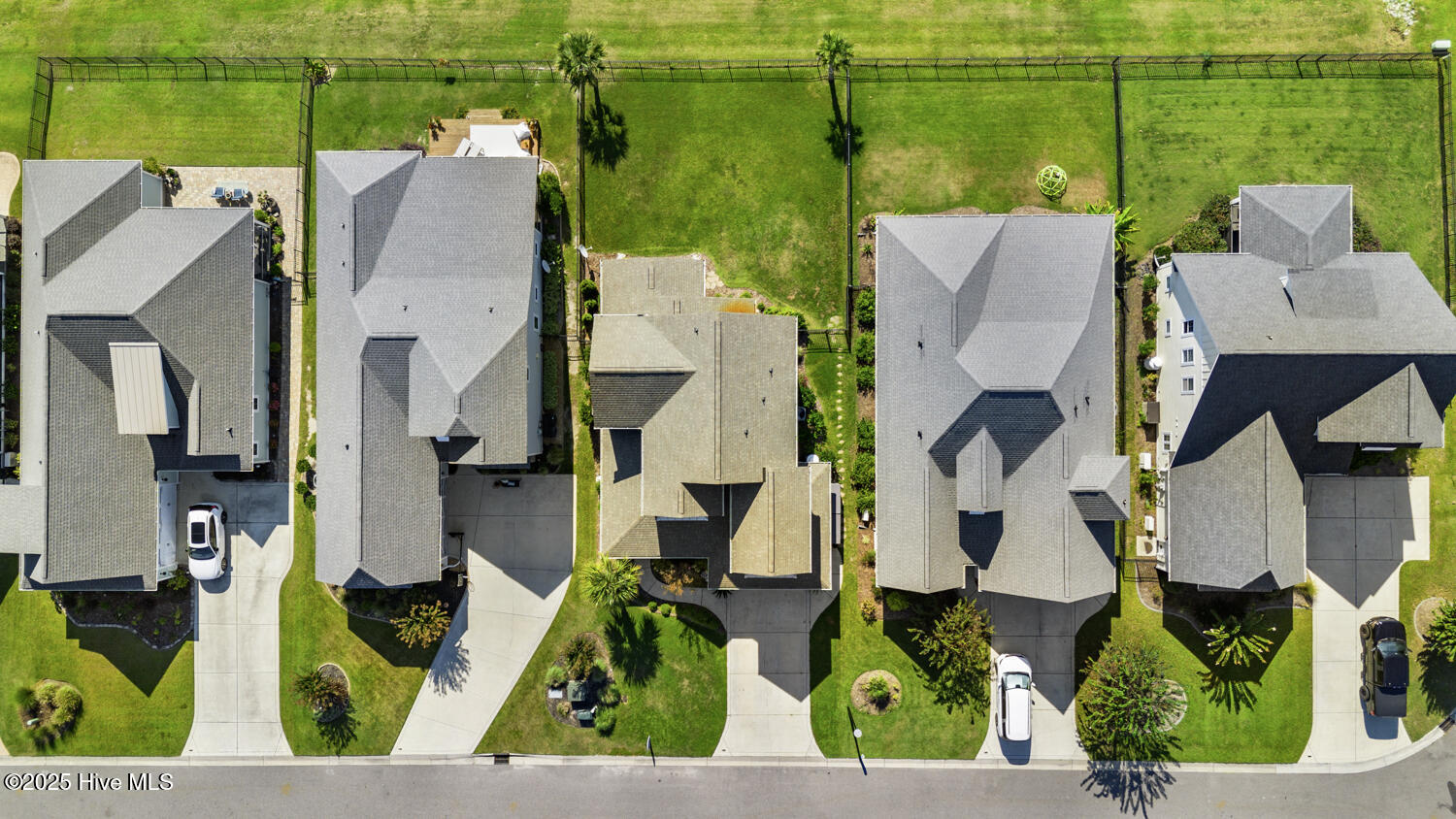 100530635 | Photo 47