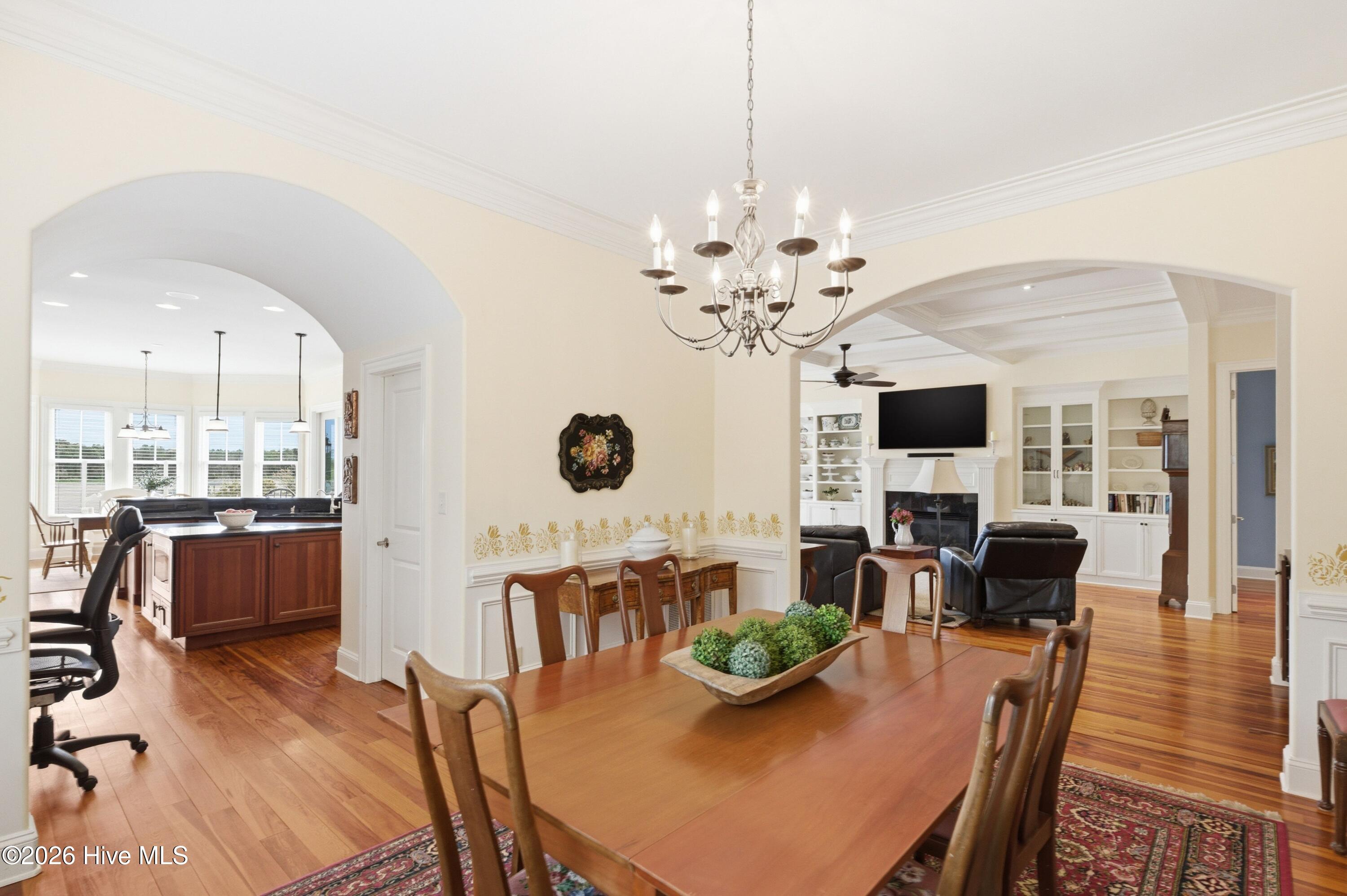 100564058 | Photo 34