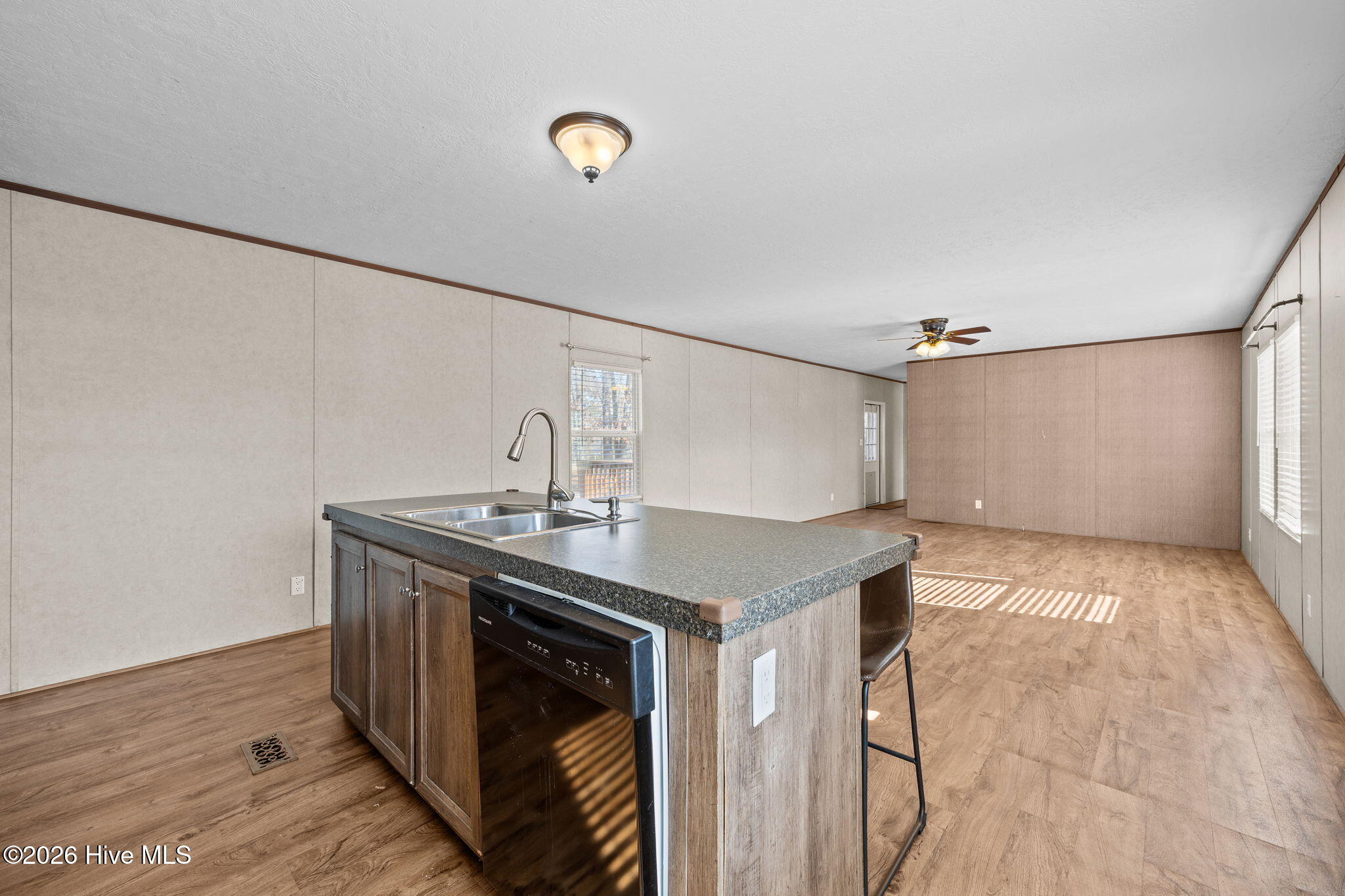 100551918 | Photo 27