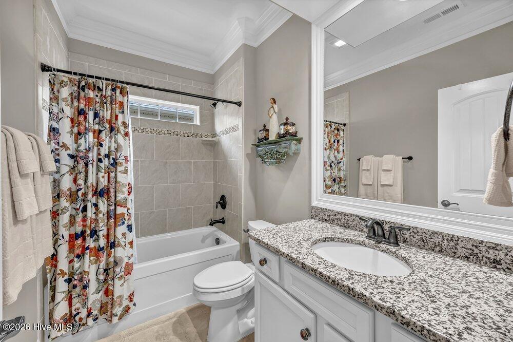 100553268 | Photo 23