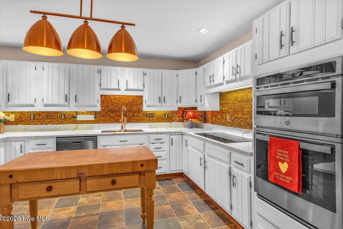 100565591 | Photo 13