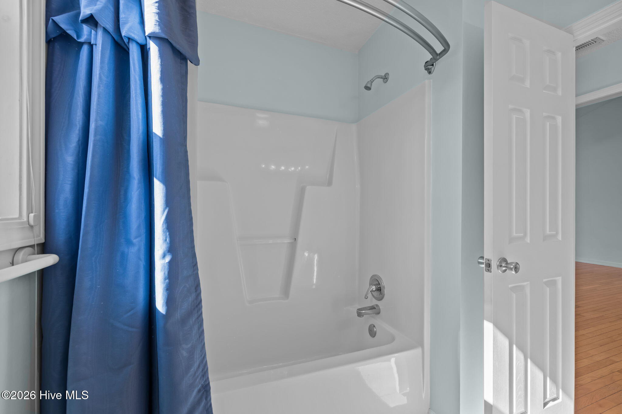 100554027 | Photo 28