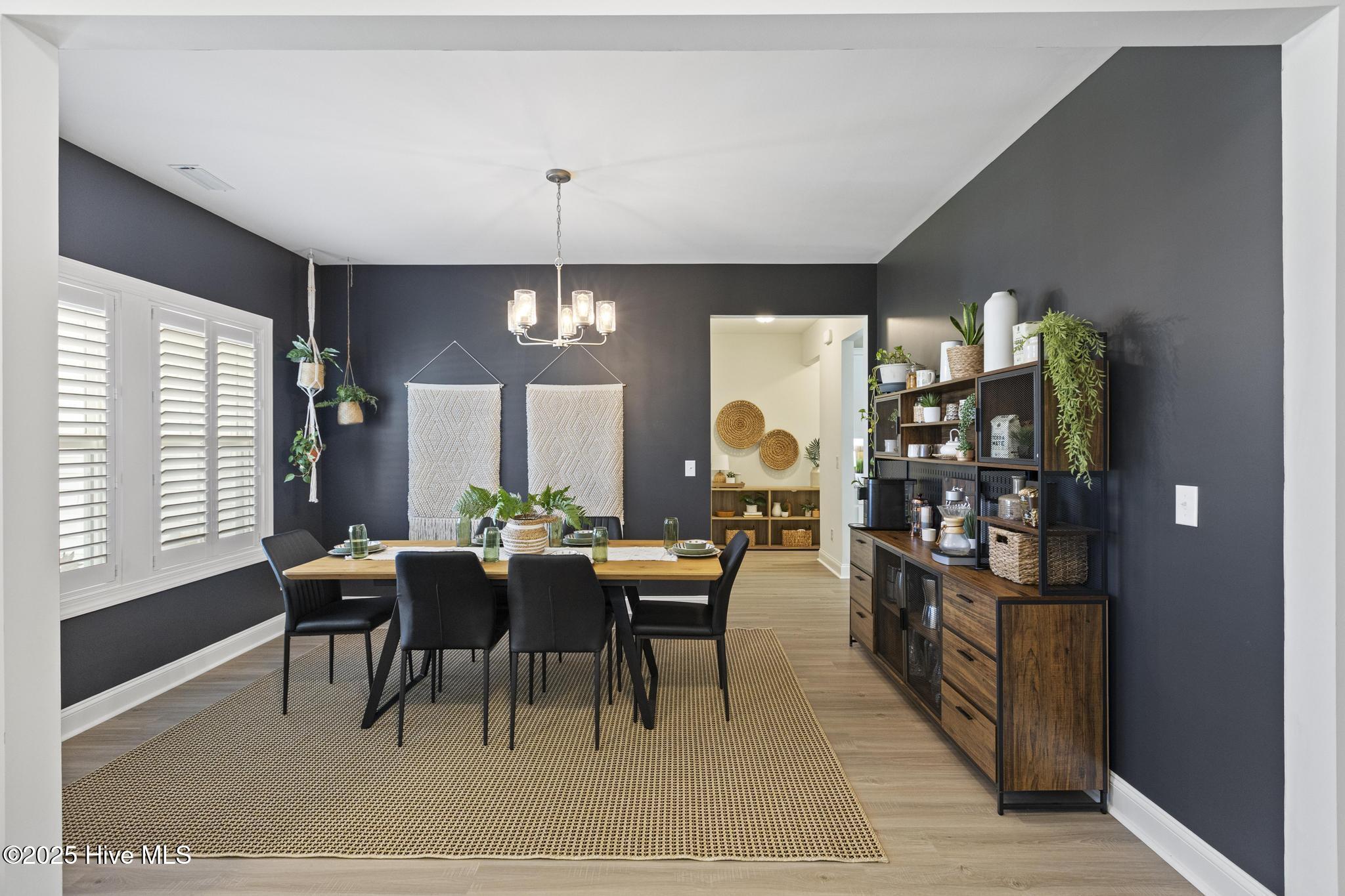 100516290 | Photo 10