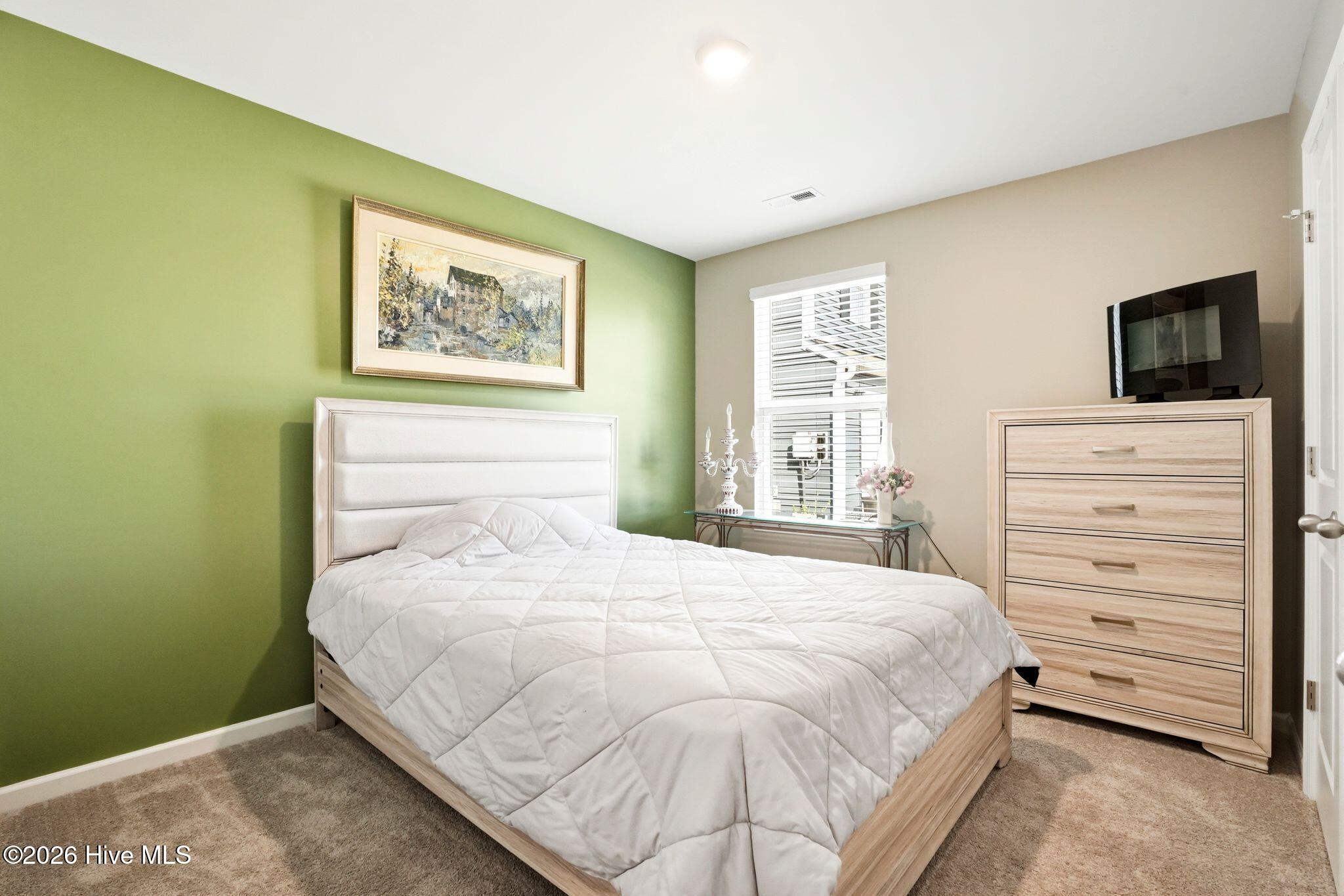 100565300 | Photo 19