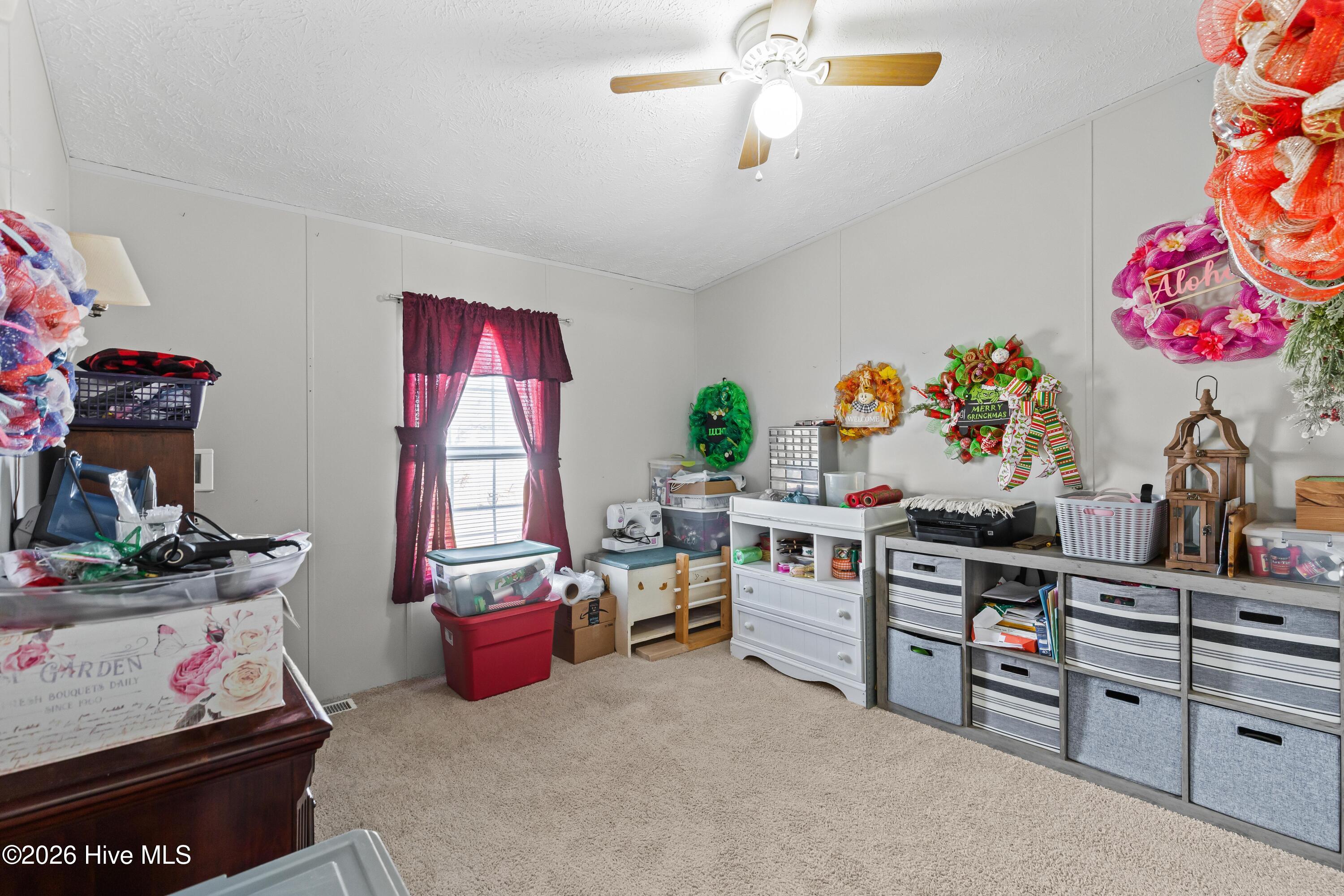 100547294 | Photo 22