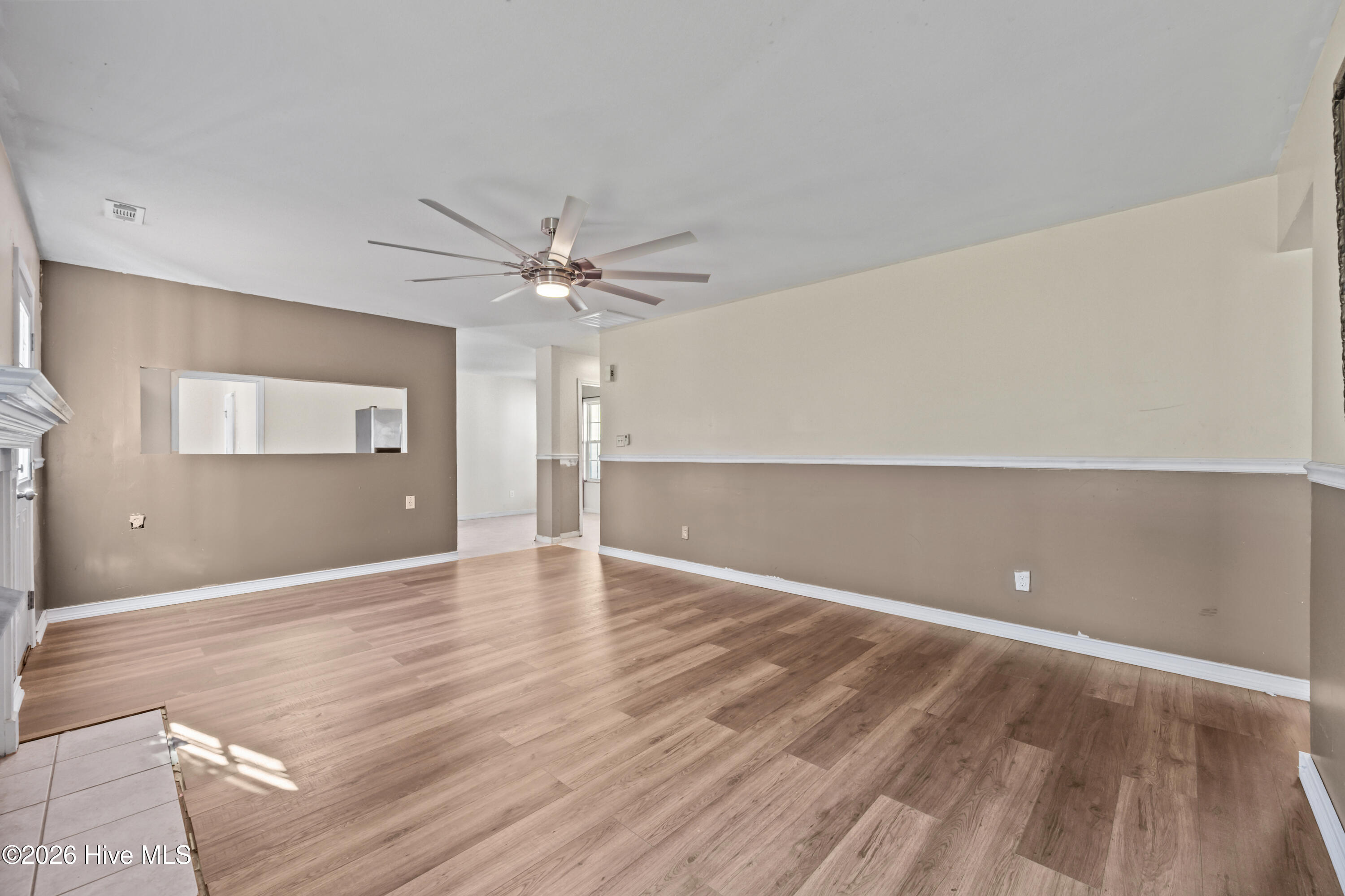 100564292 | Photo 29