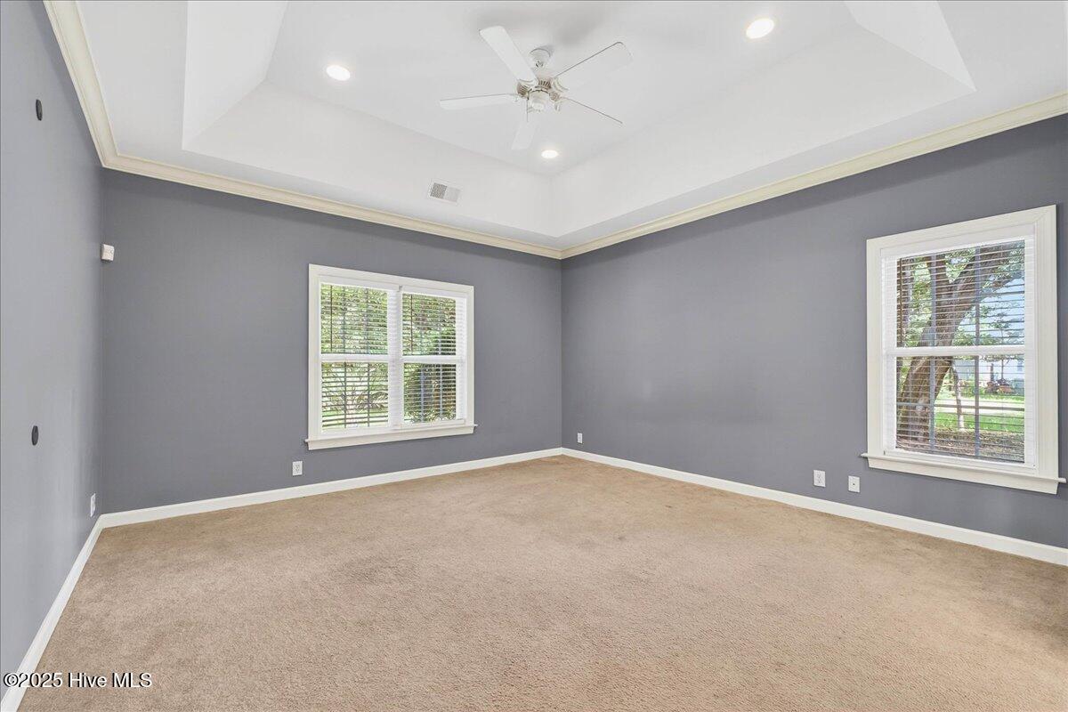 100519877 | Photo 23