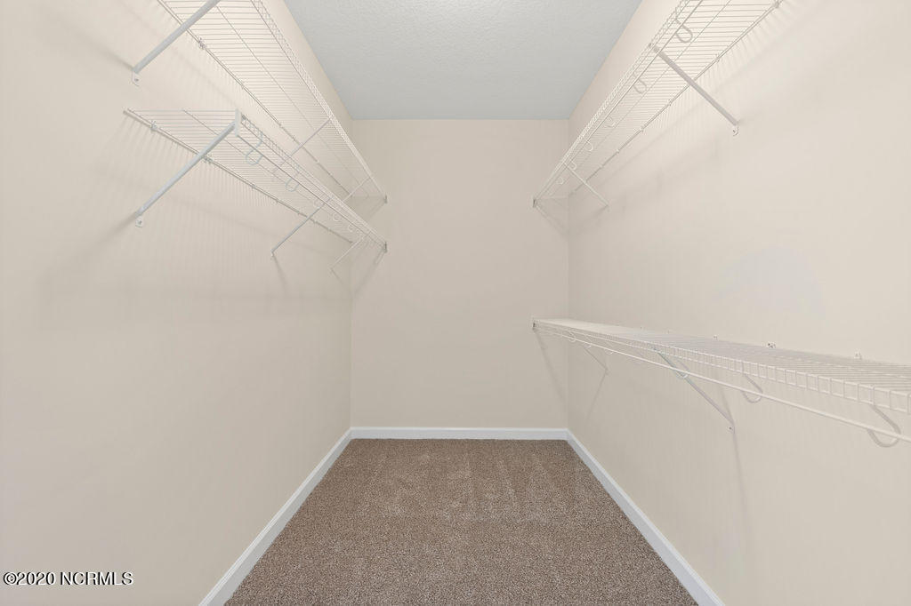 100560140 | Photo 16