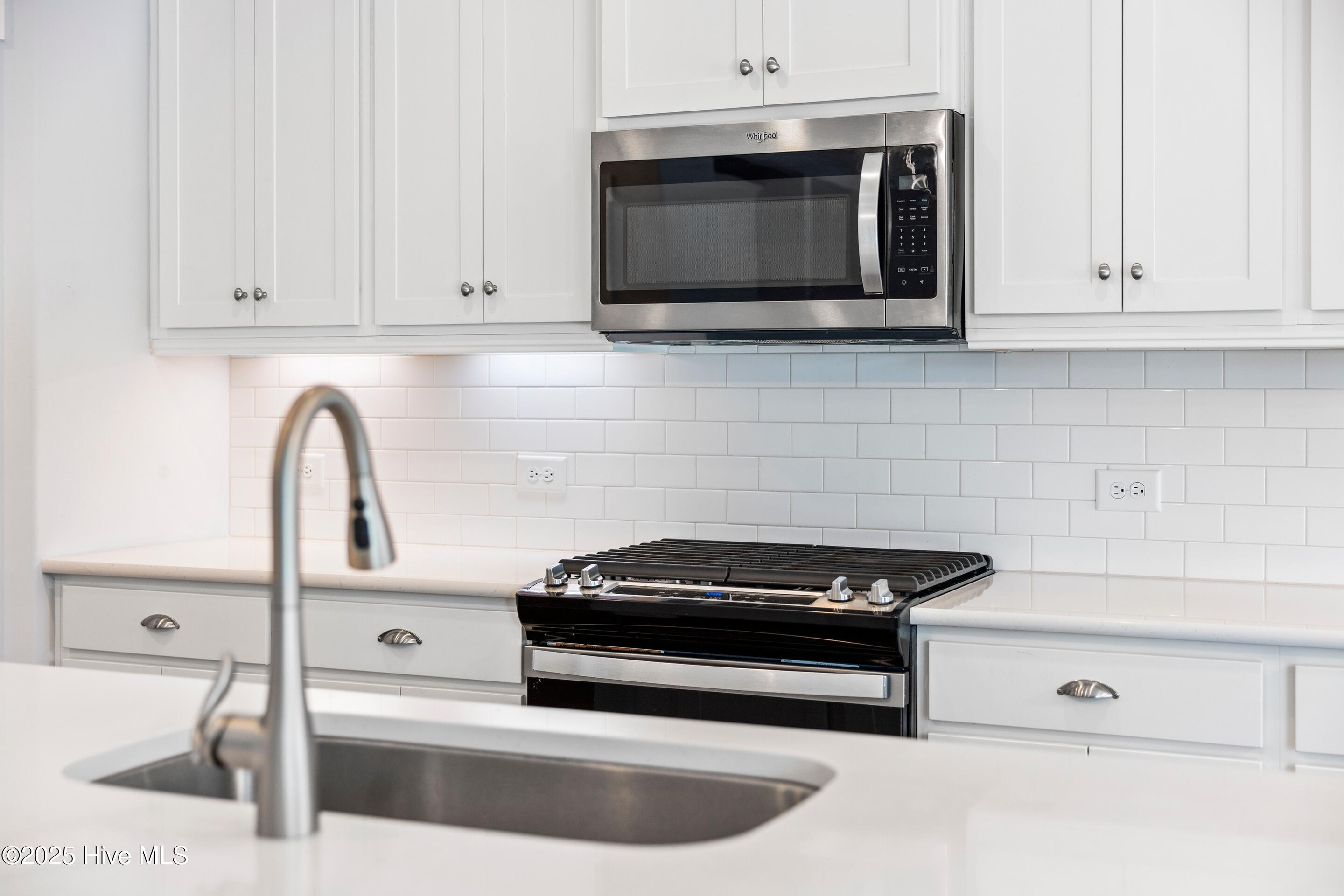 100531261 | Photo 24