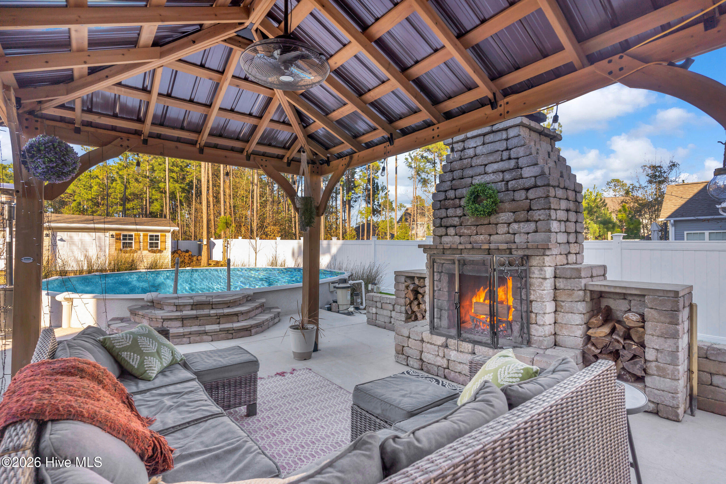 100556499 | Photo 34