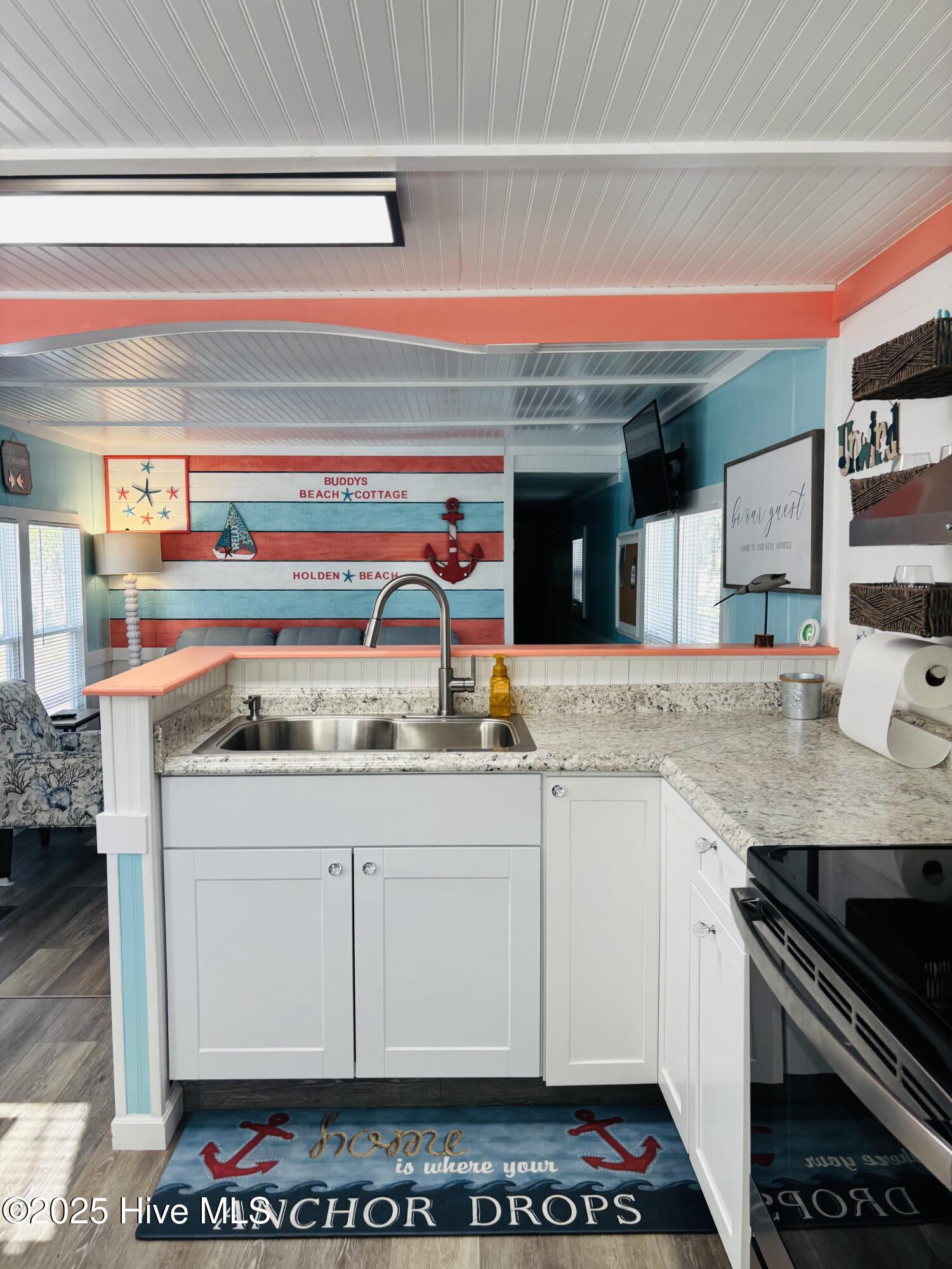 100528593 | Photo 14