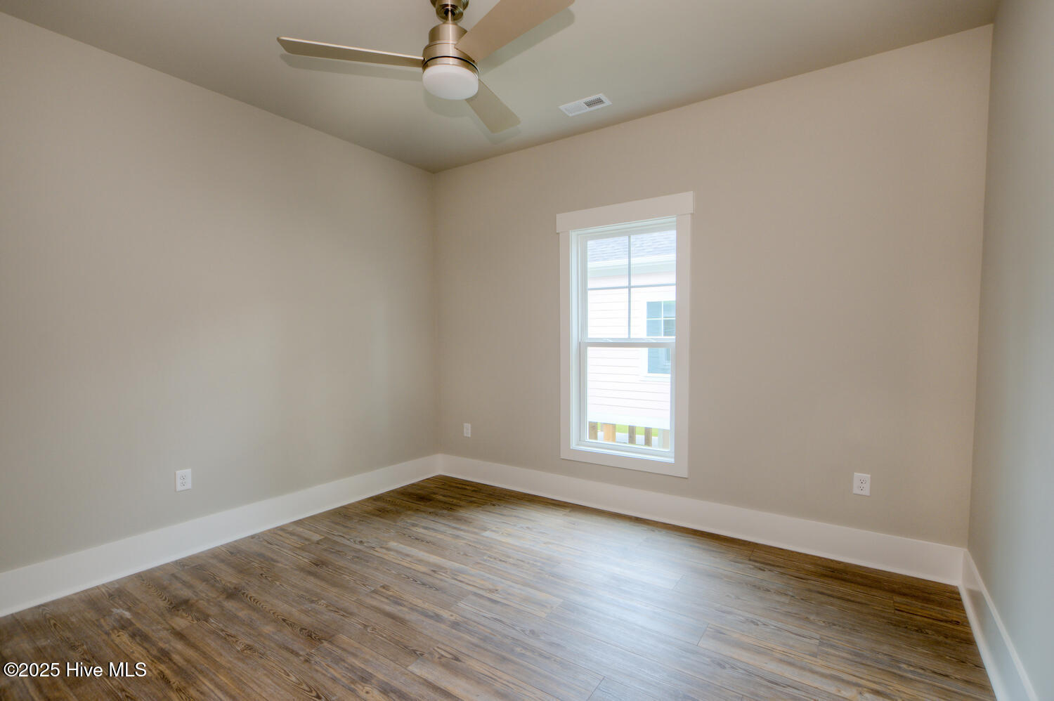 100502884 | Photo 21