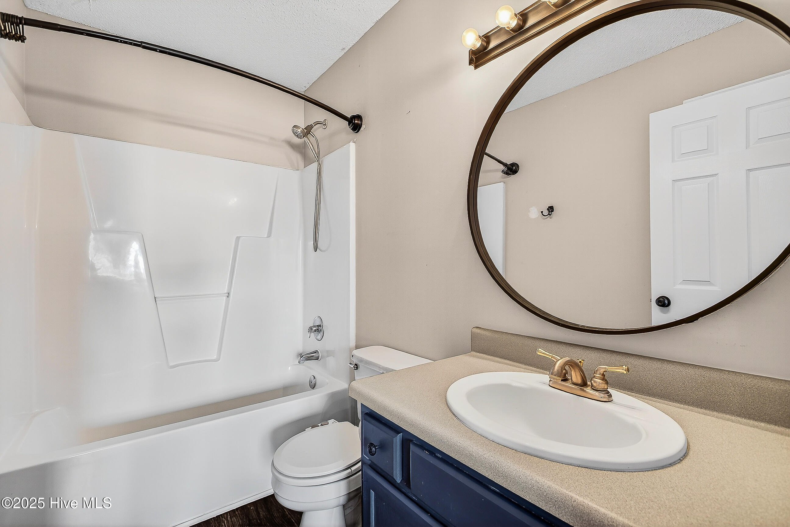 100541143 | Photo 16