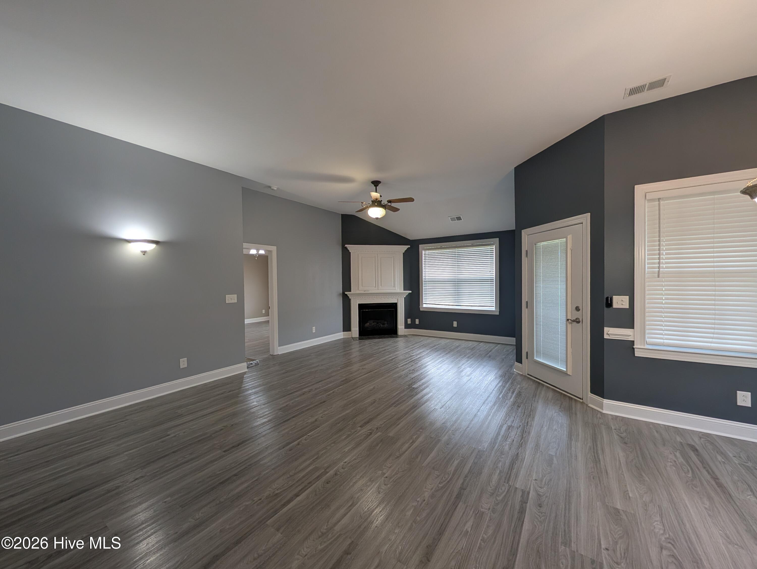 100565502 | Photo 18