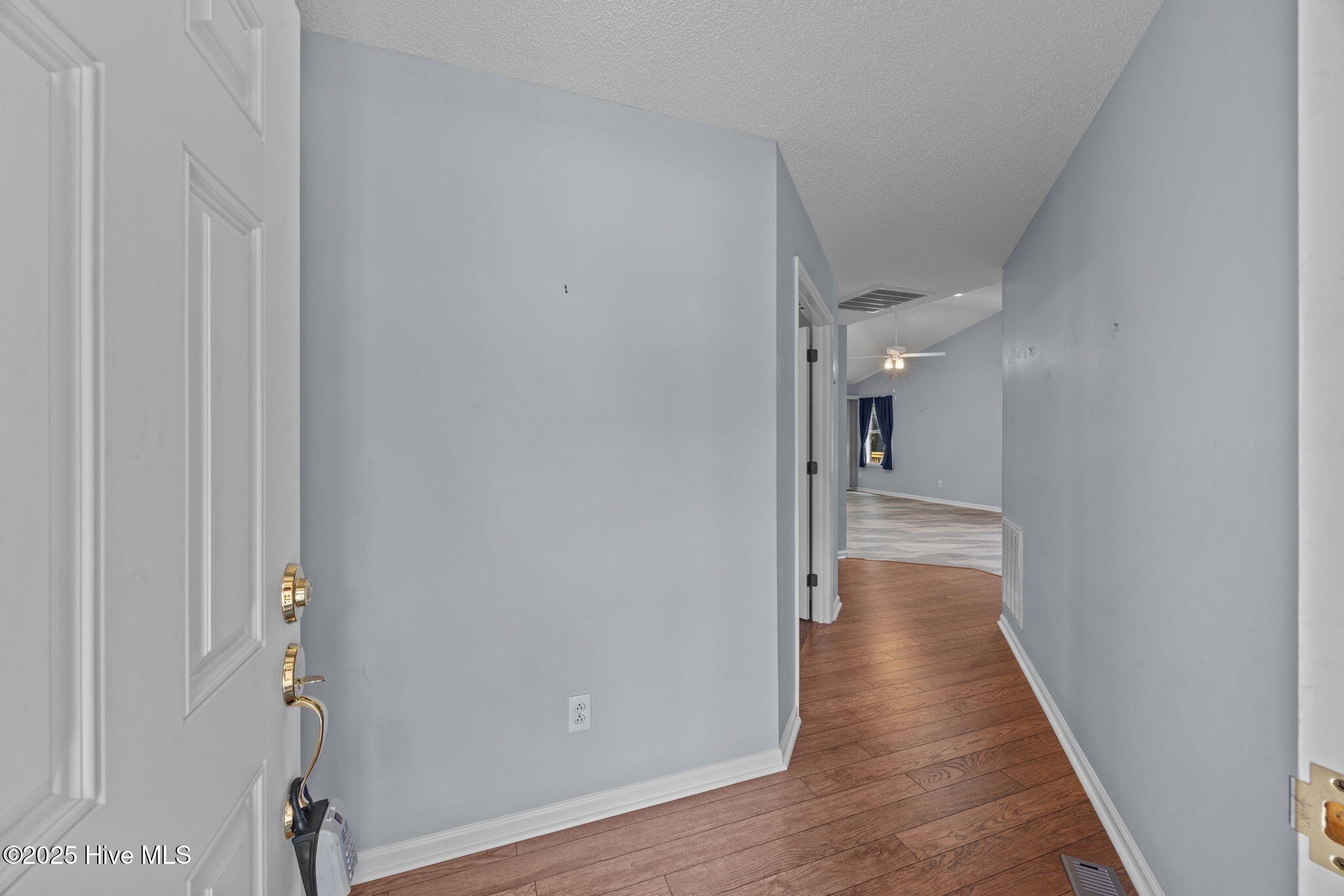 4-web-or-mls-0C0A6817