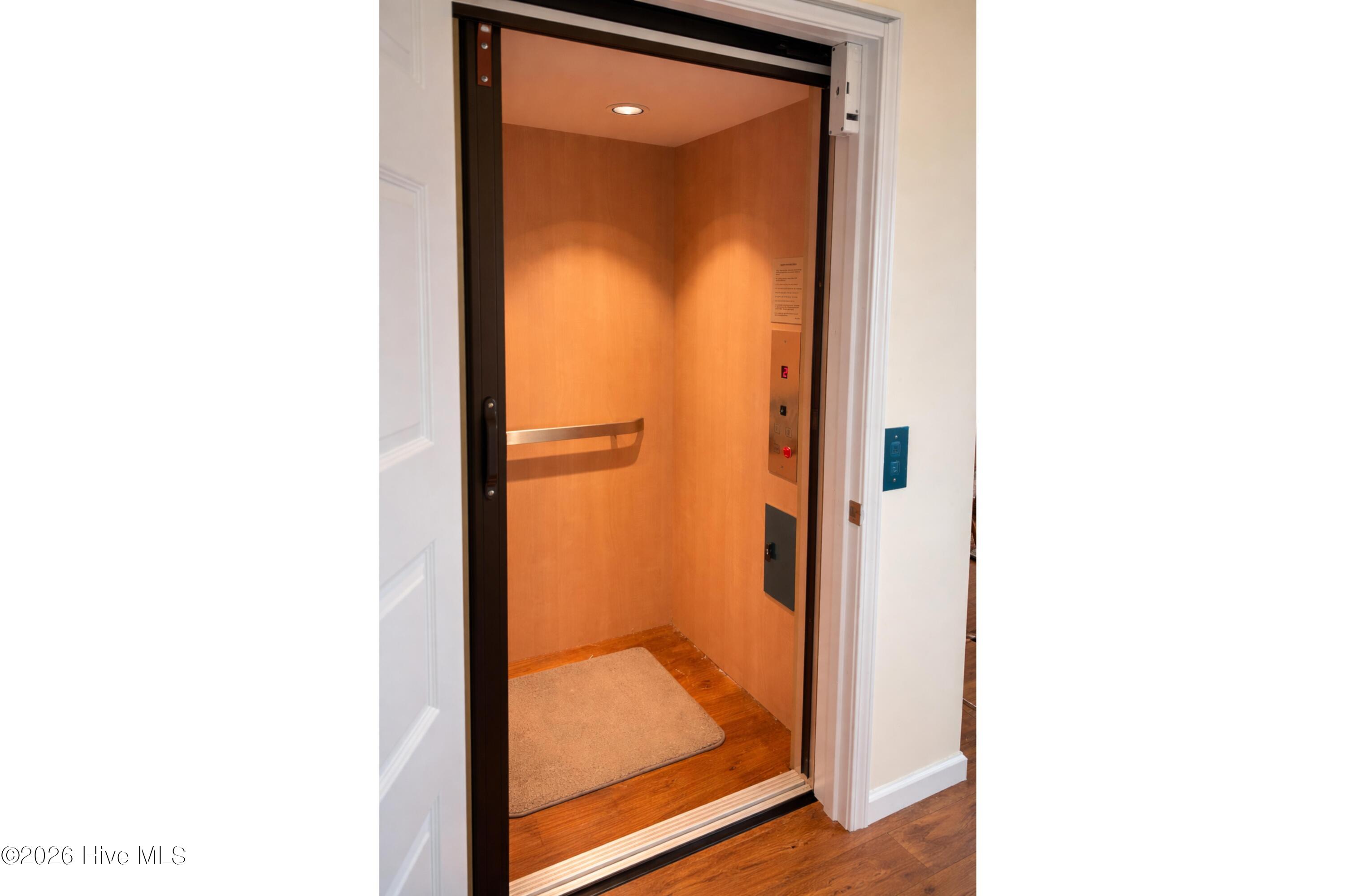 100563566 | Photo 29