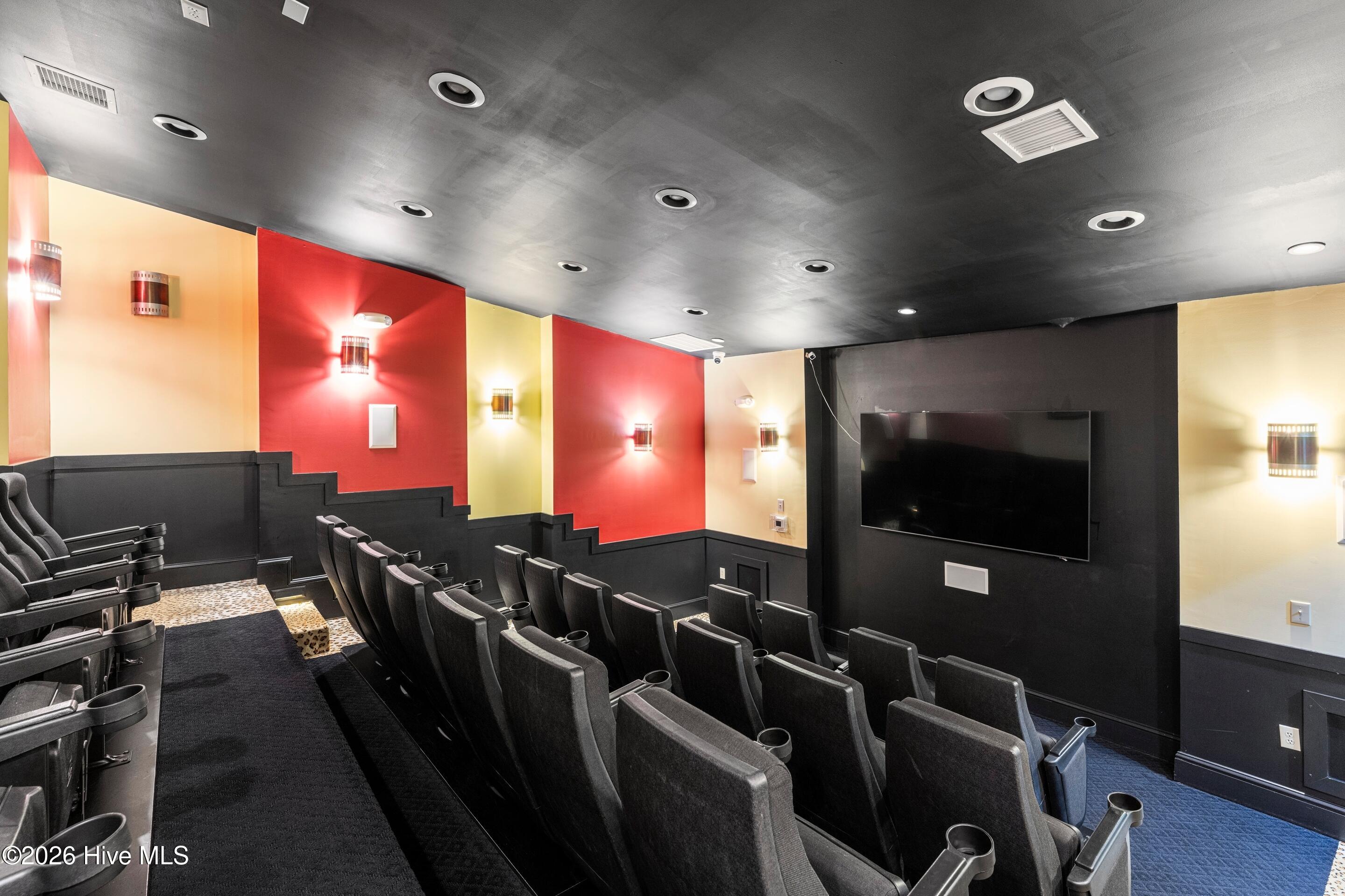 100550274 | Photo 49