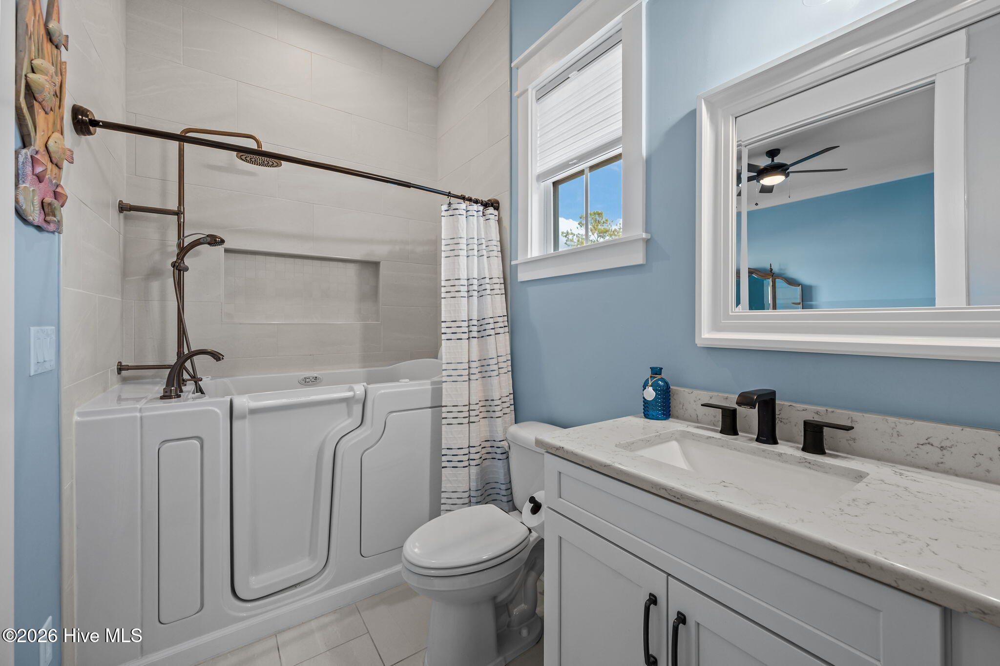 100555870 | Photo 48