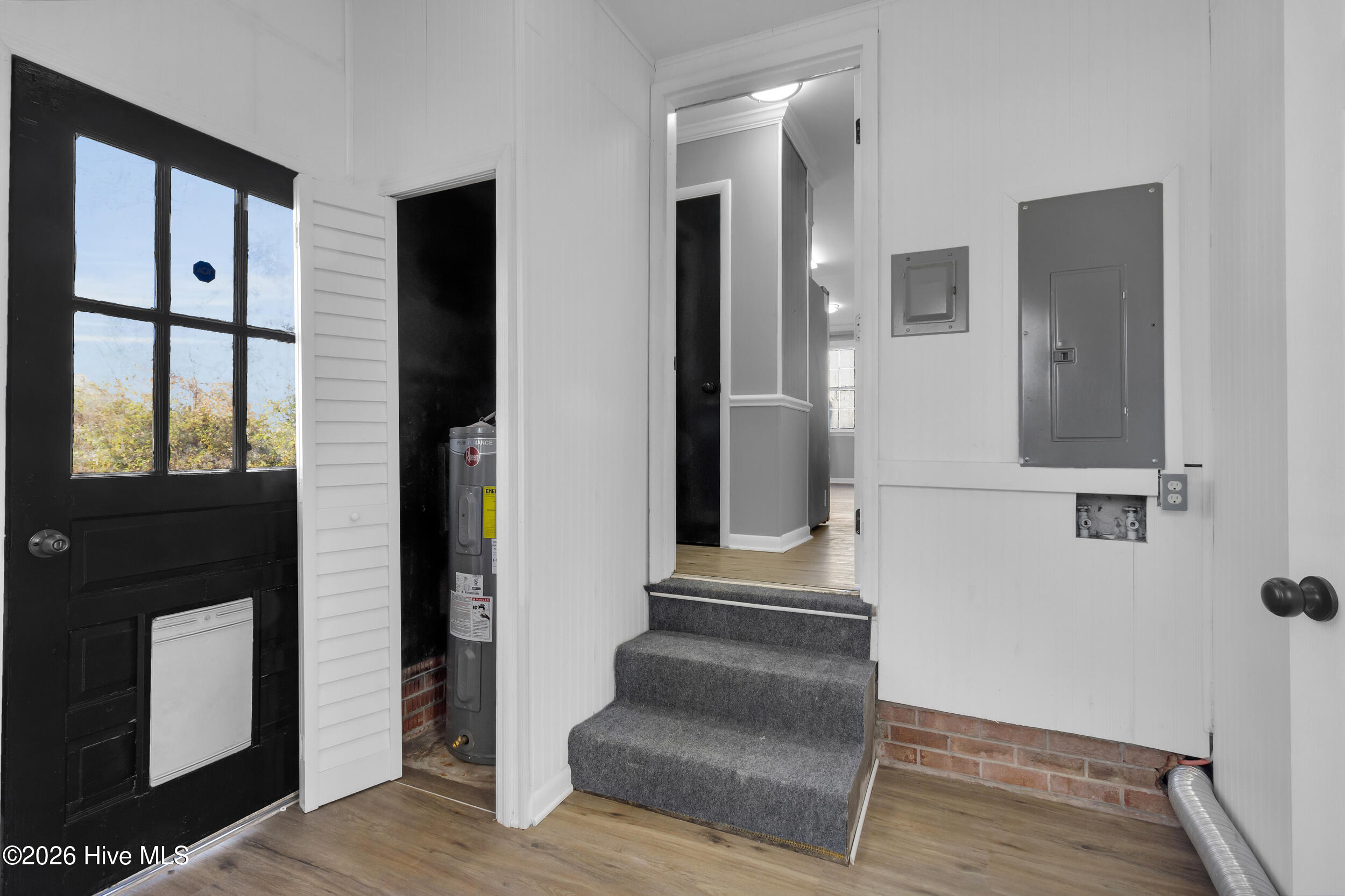 100547330 | Photo 16