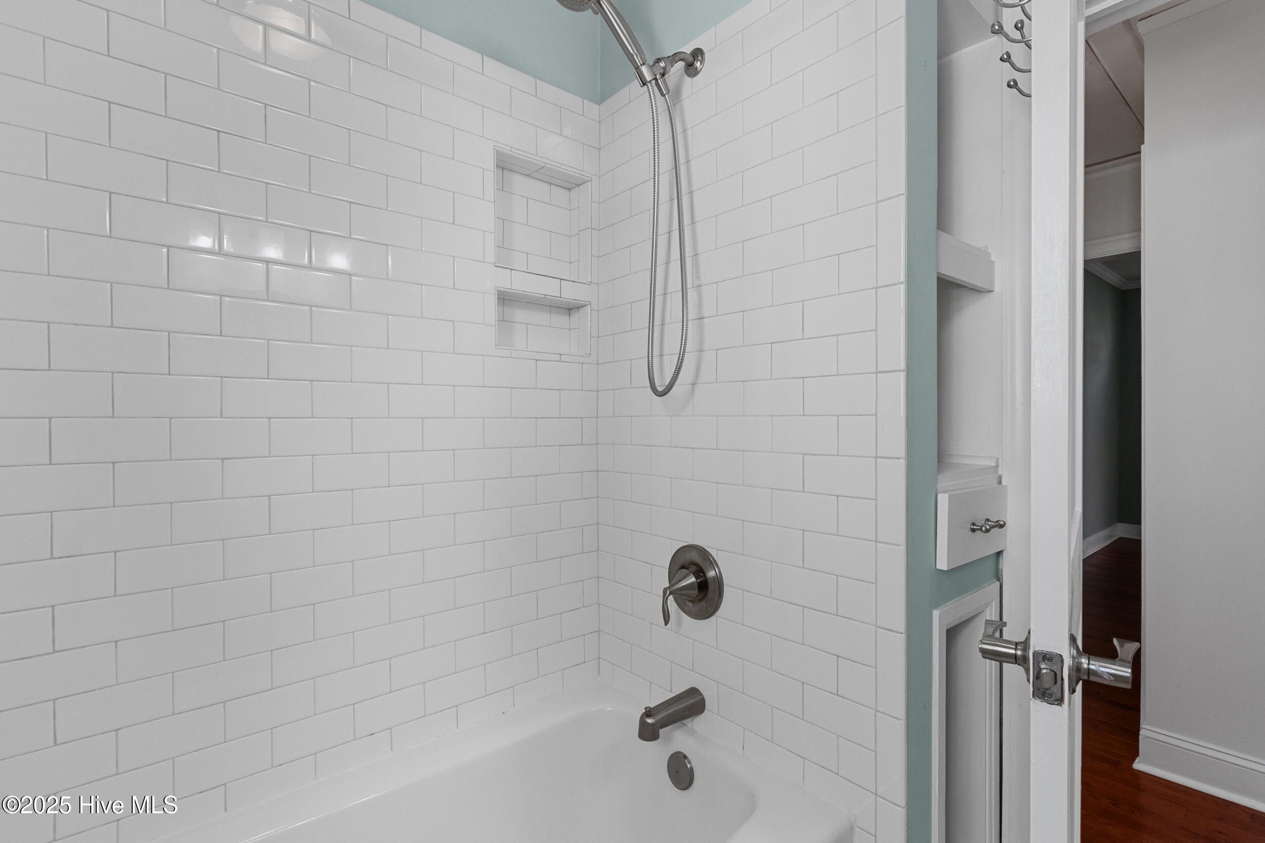 100538519 | Photo 13