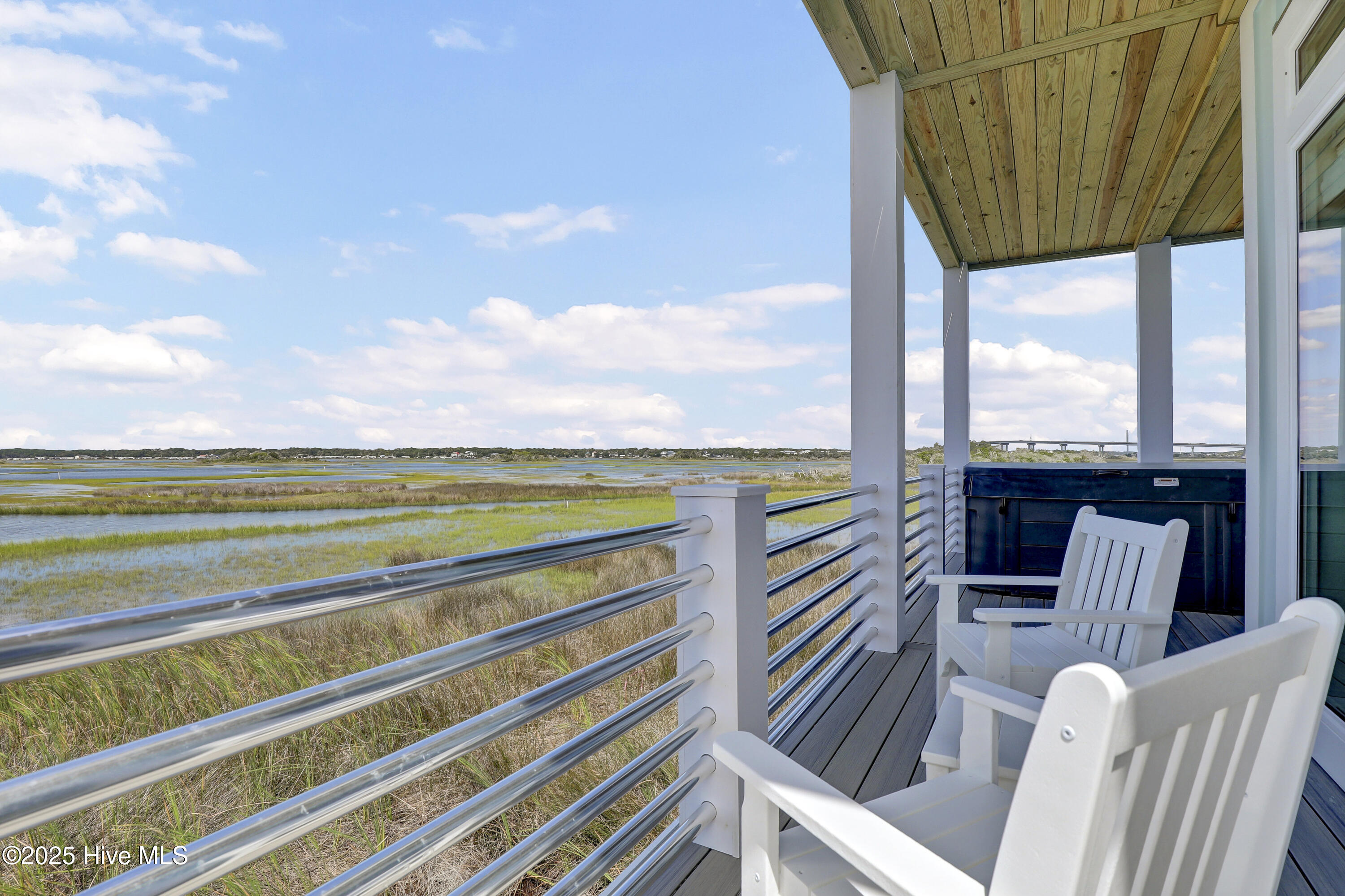 100555615 | Photo 11