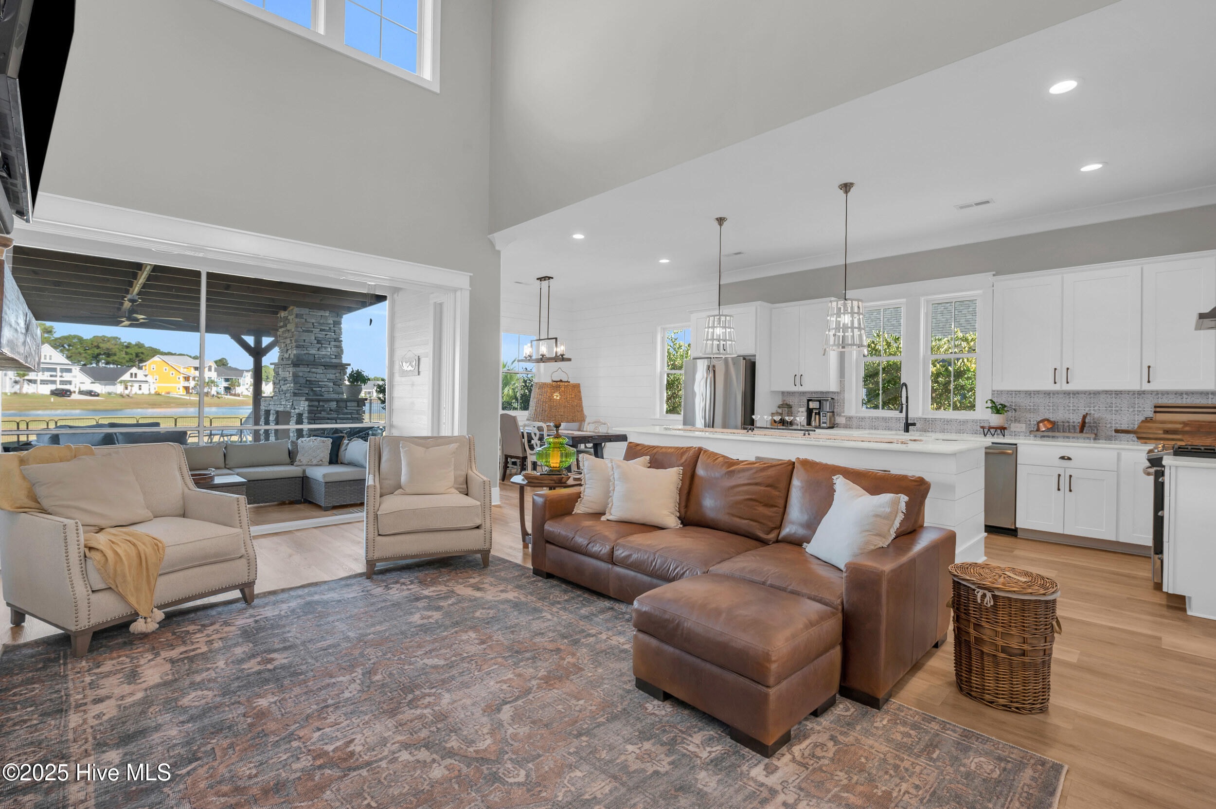 100543268 | Photo 16