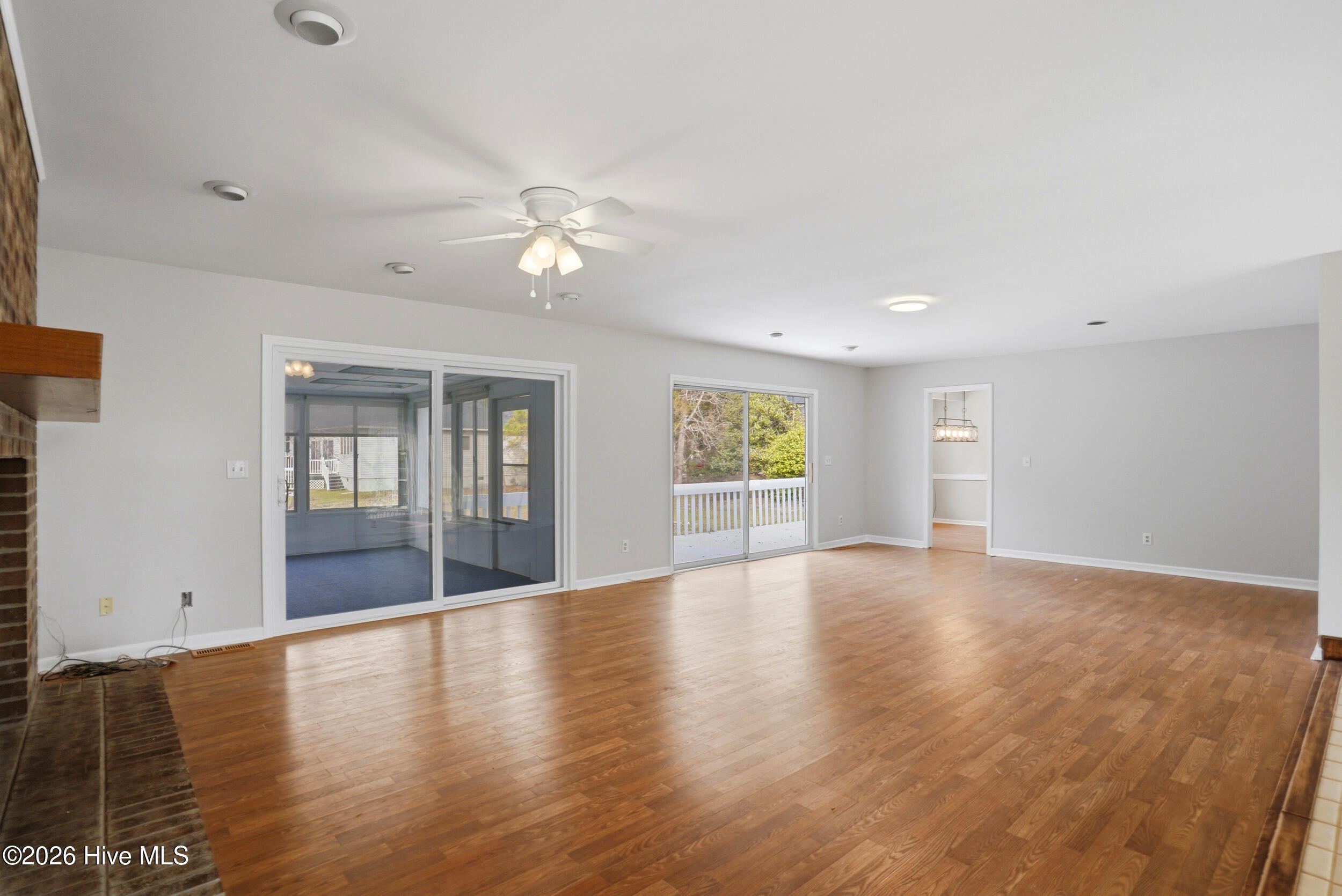 100555150 | Photo 46