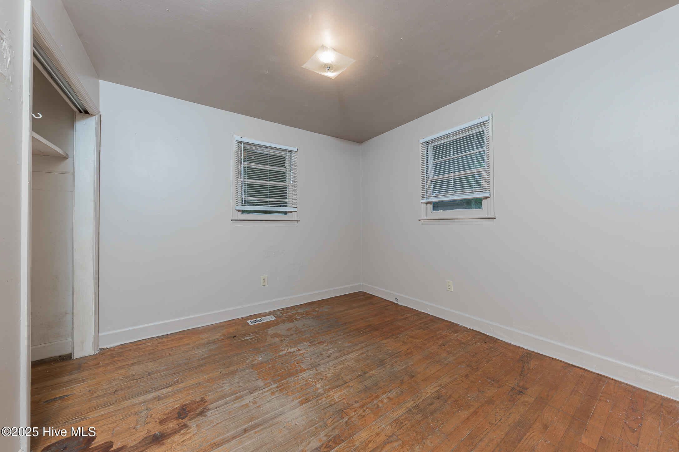 100523491 | Photo 28