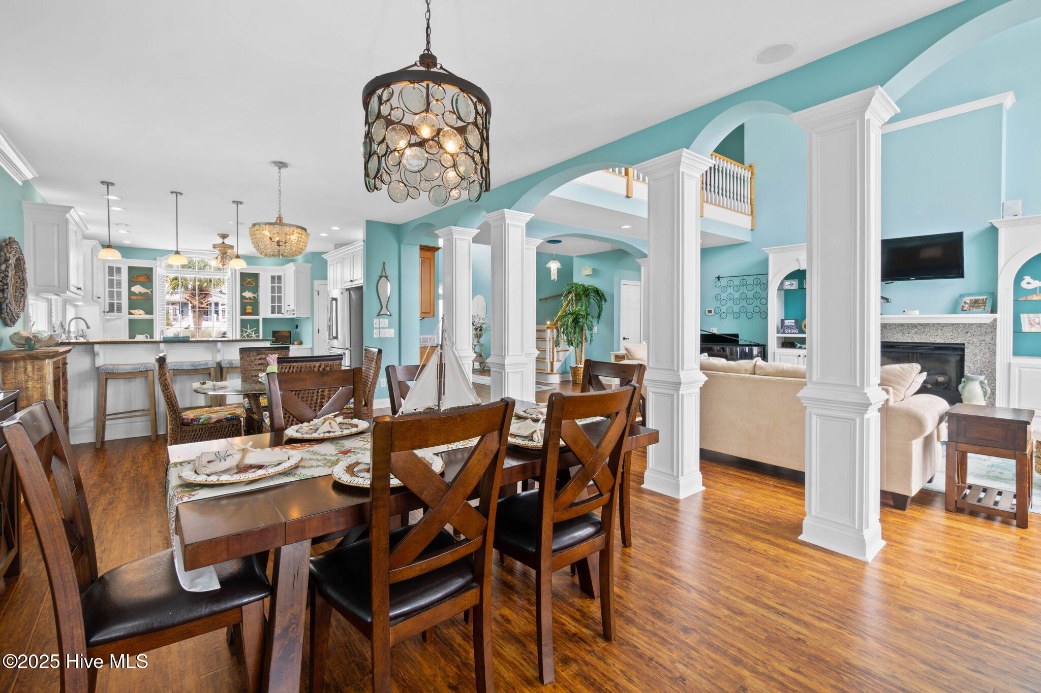 100543695 | Photo 40