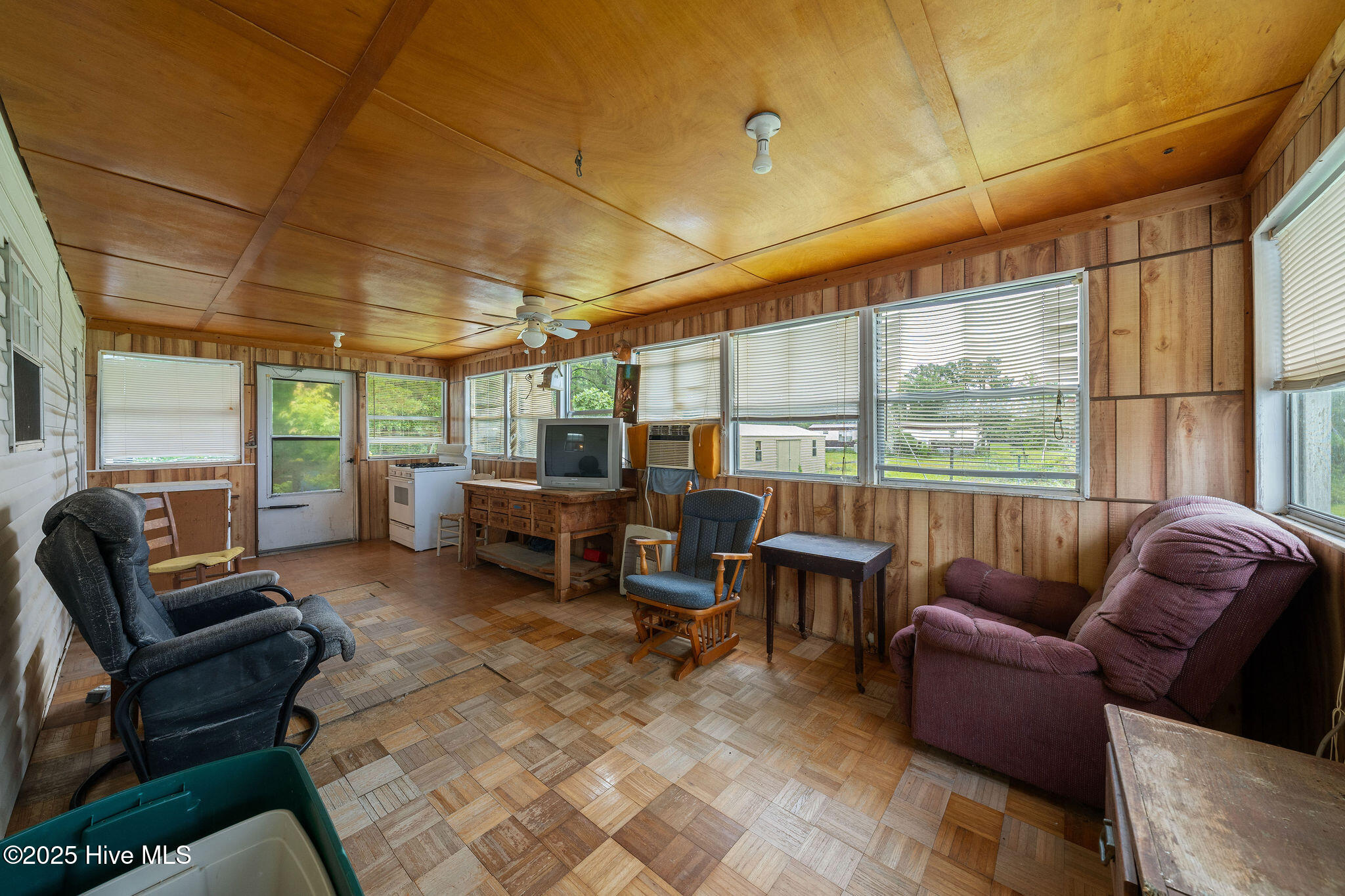 100513663 | Photo 21