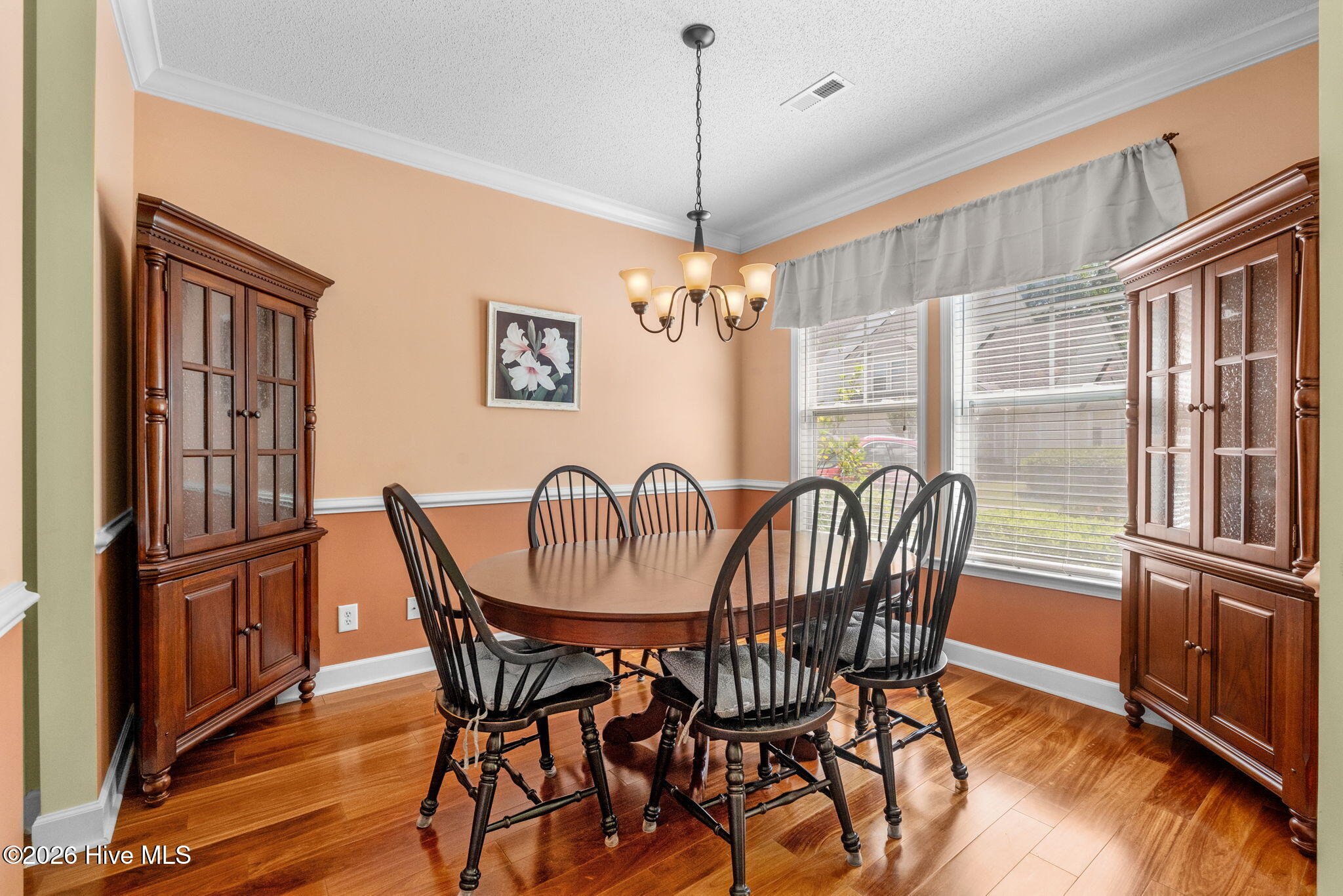 100570340 | Photo 12