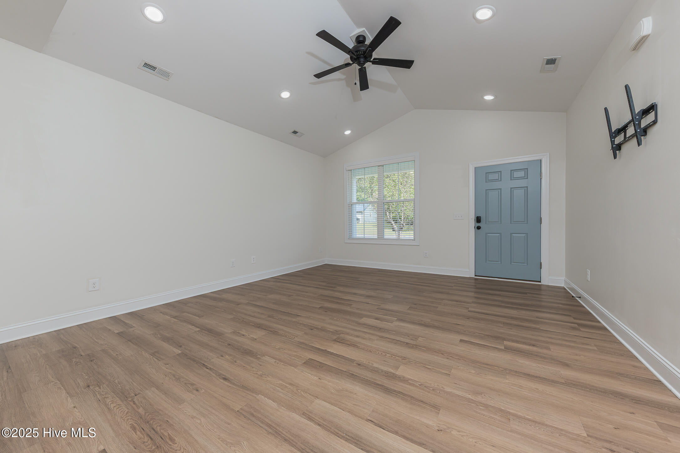 111 Hampton Court, Jacksonville, NC 28546 Listing Photo  14