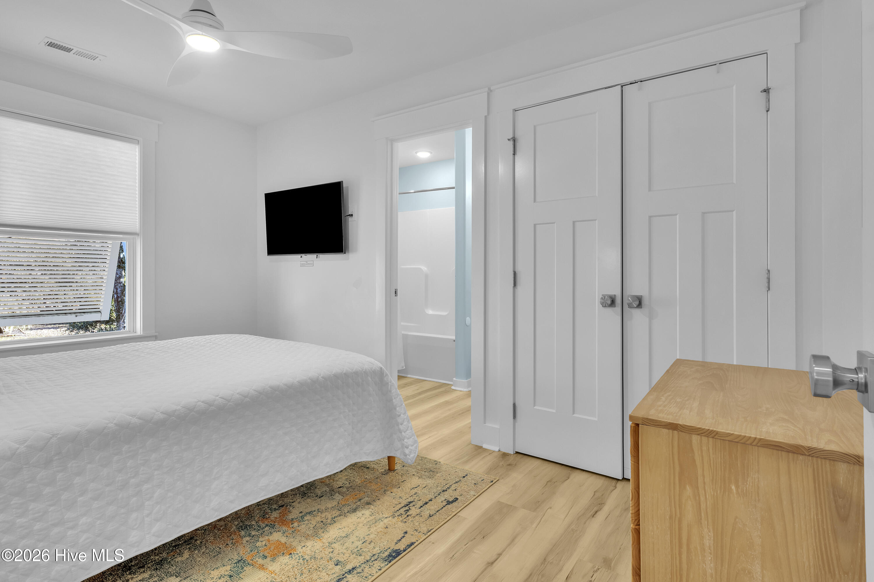 100549565 | Photo 43