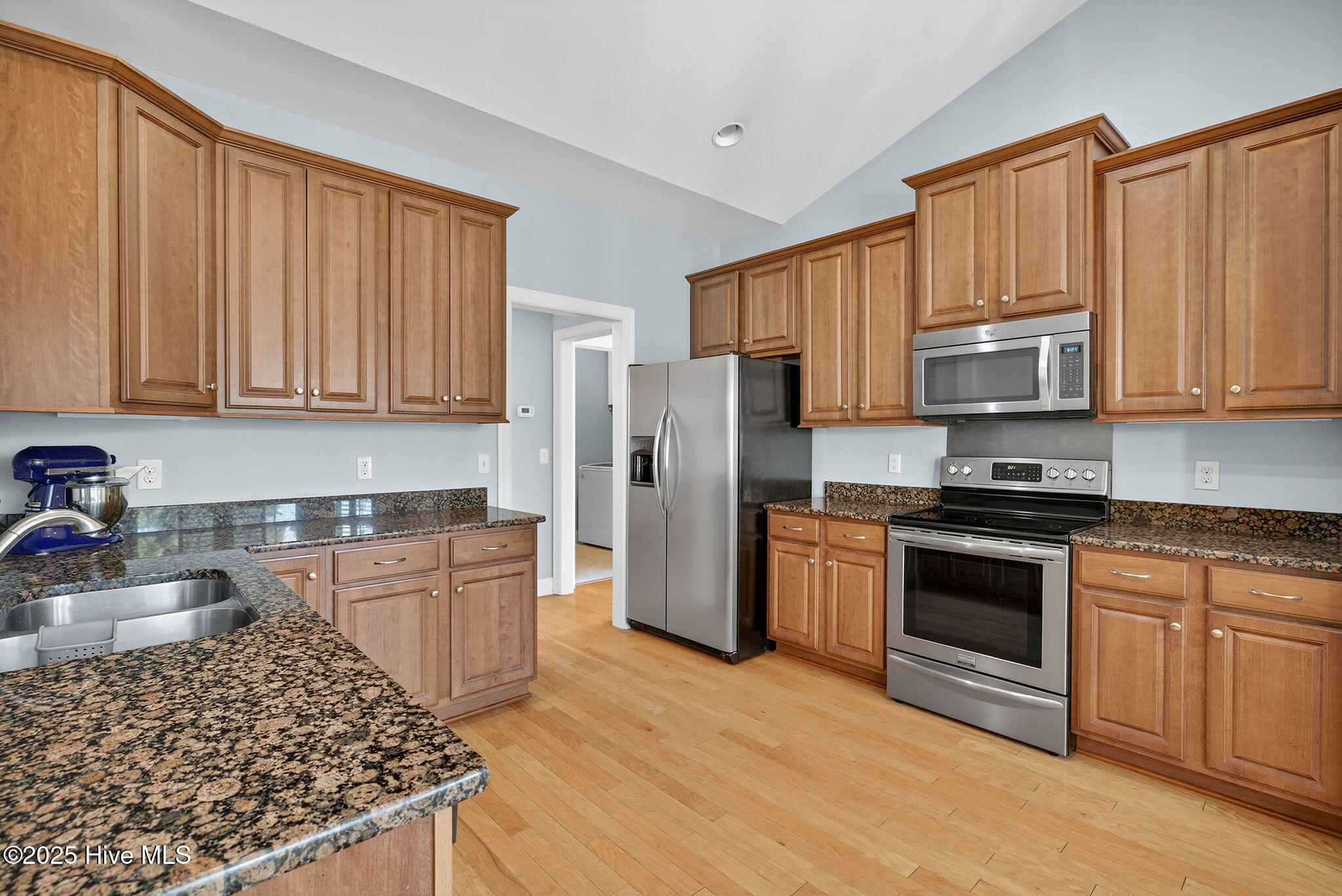 100535403 | Photo 13