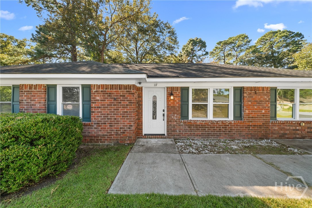 Photo 3 of Single family home for sale at 117 Marian Cir, Savannah, GA 31406 | MLS# SA367173 | Listing updated on 2026-10-27