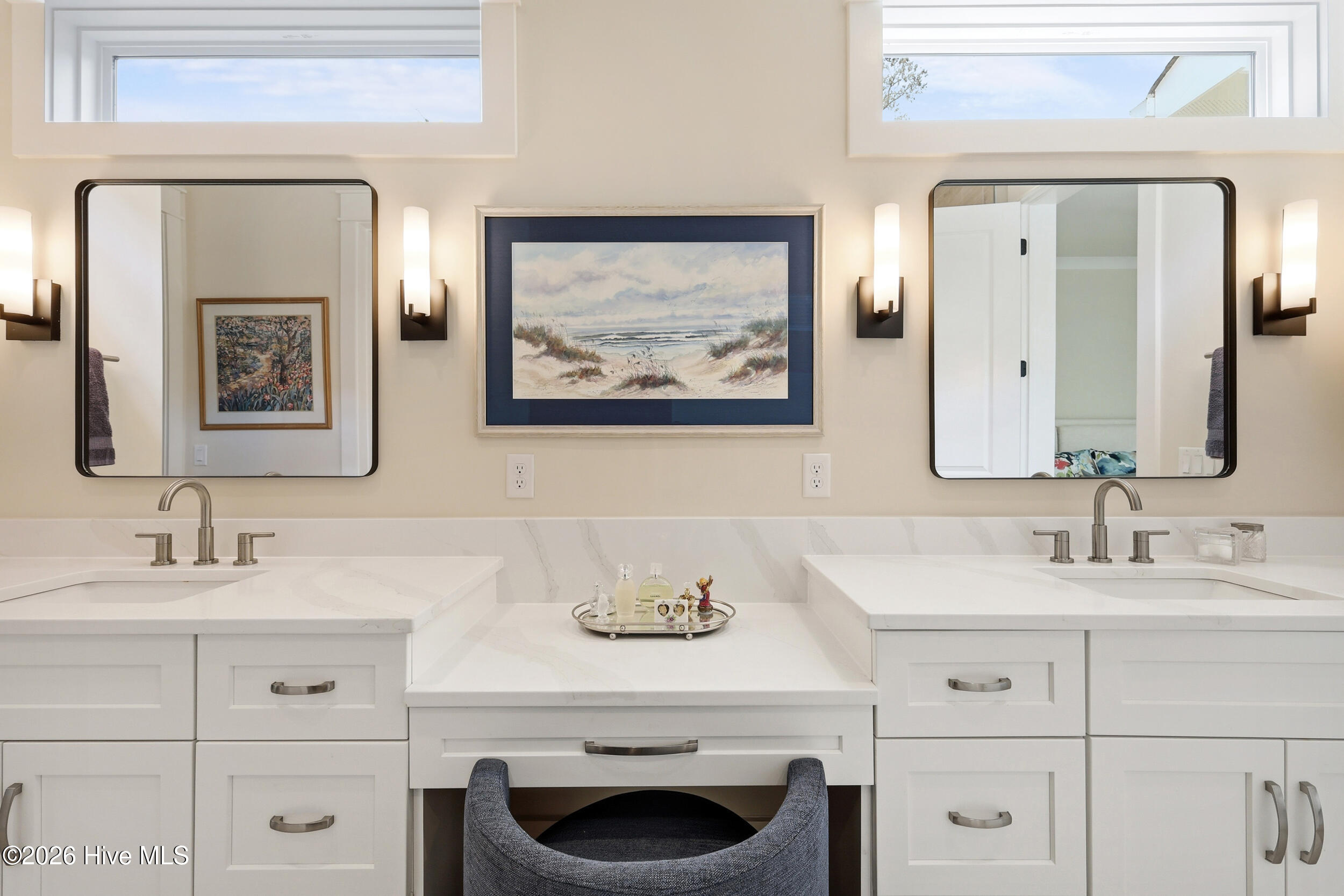 100566937 | Photo 36