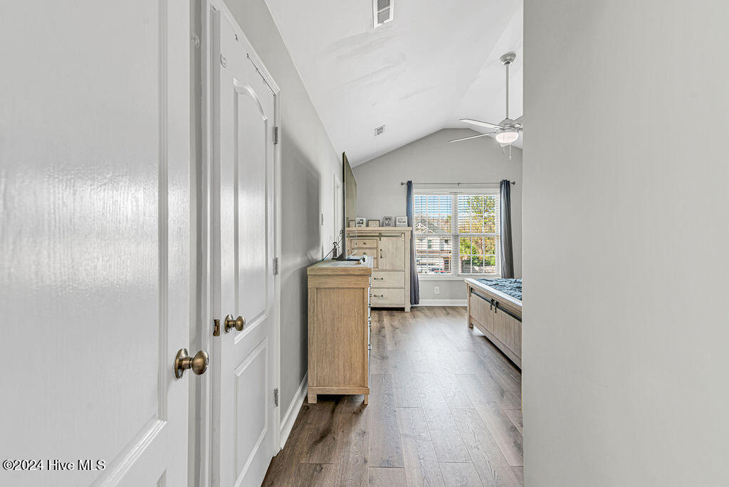 100543856 | Photo 20