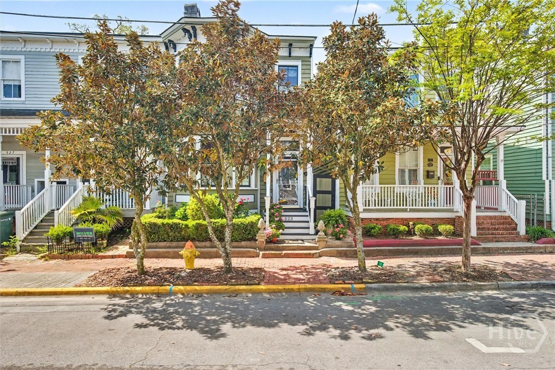 Photo 2 of Single family home for sale at 523 E Gaston St, Savannah, GA 31401 | MLS# SA353476 | Listing updated on 2026-09-21