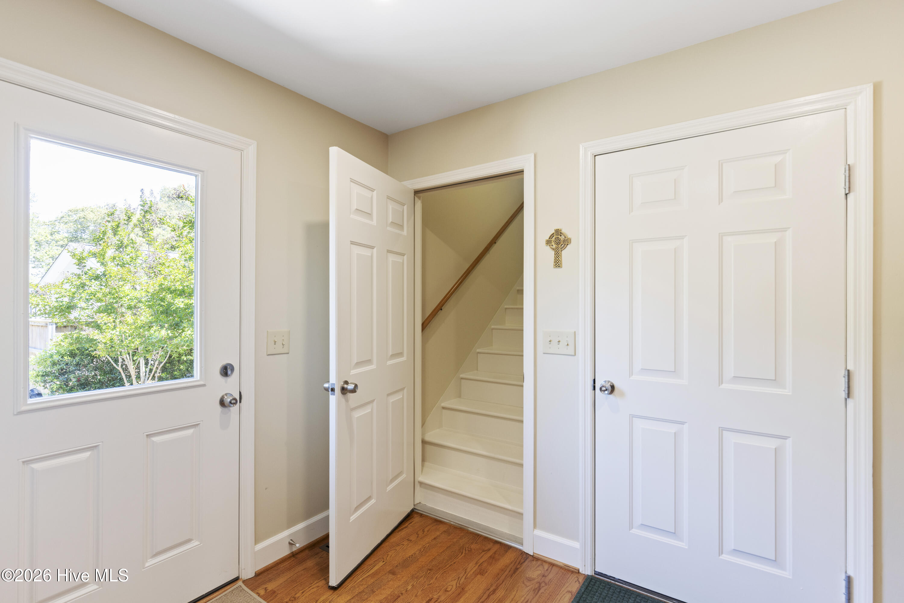 100569579 | Photo 44