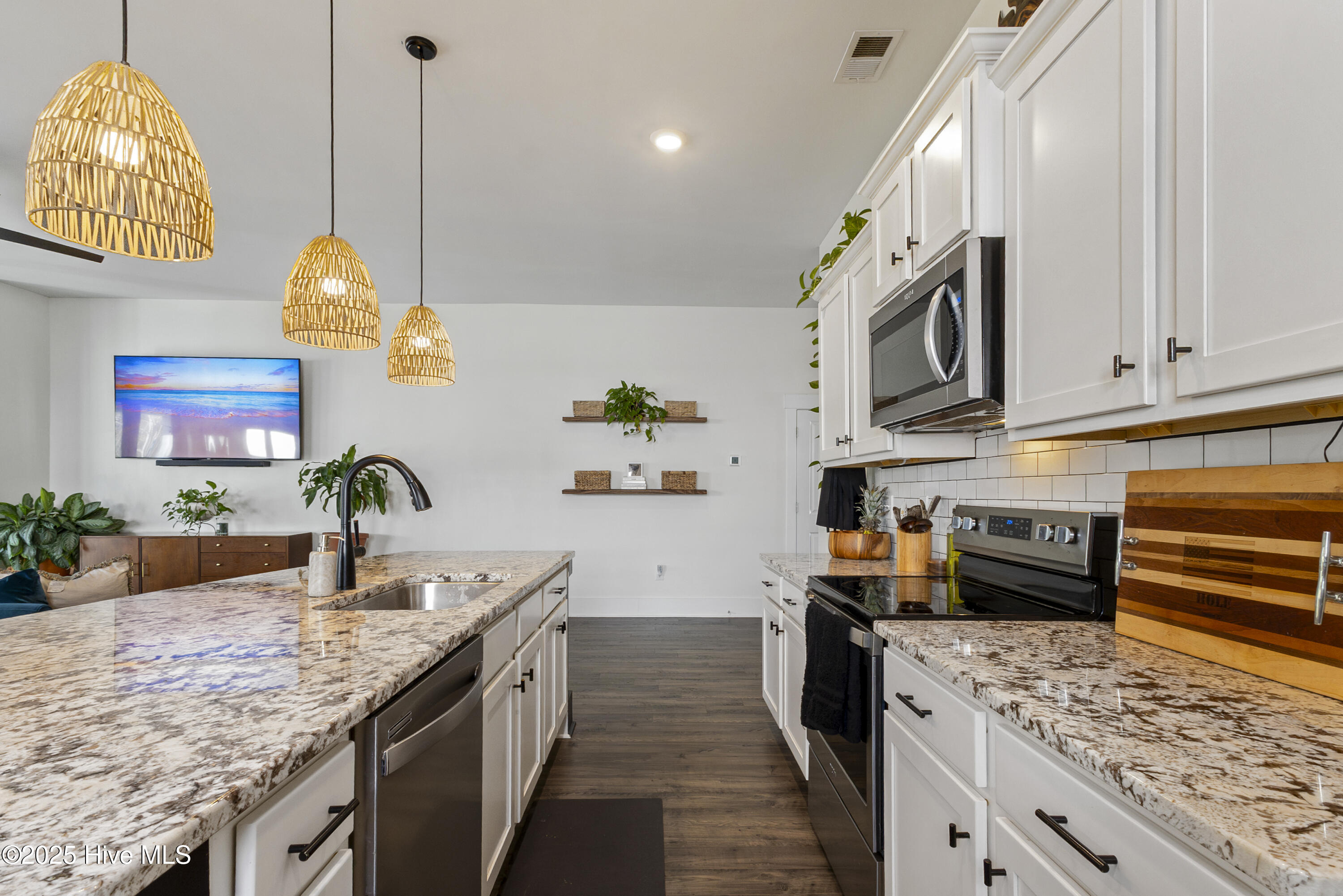 100545579 | Photo 17