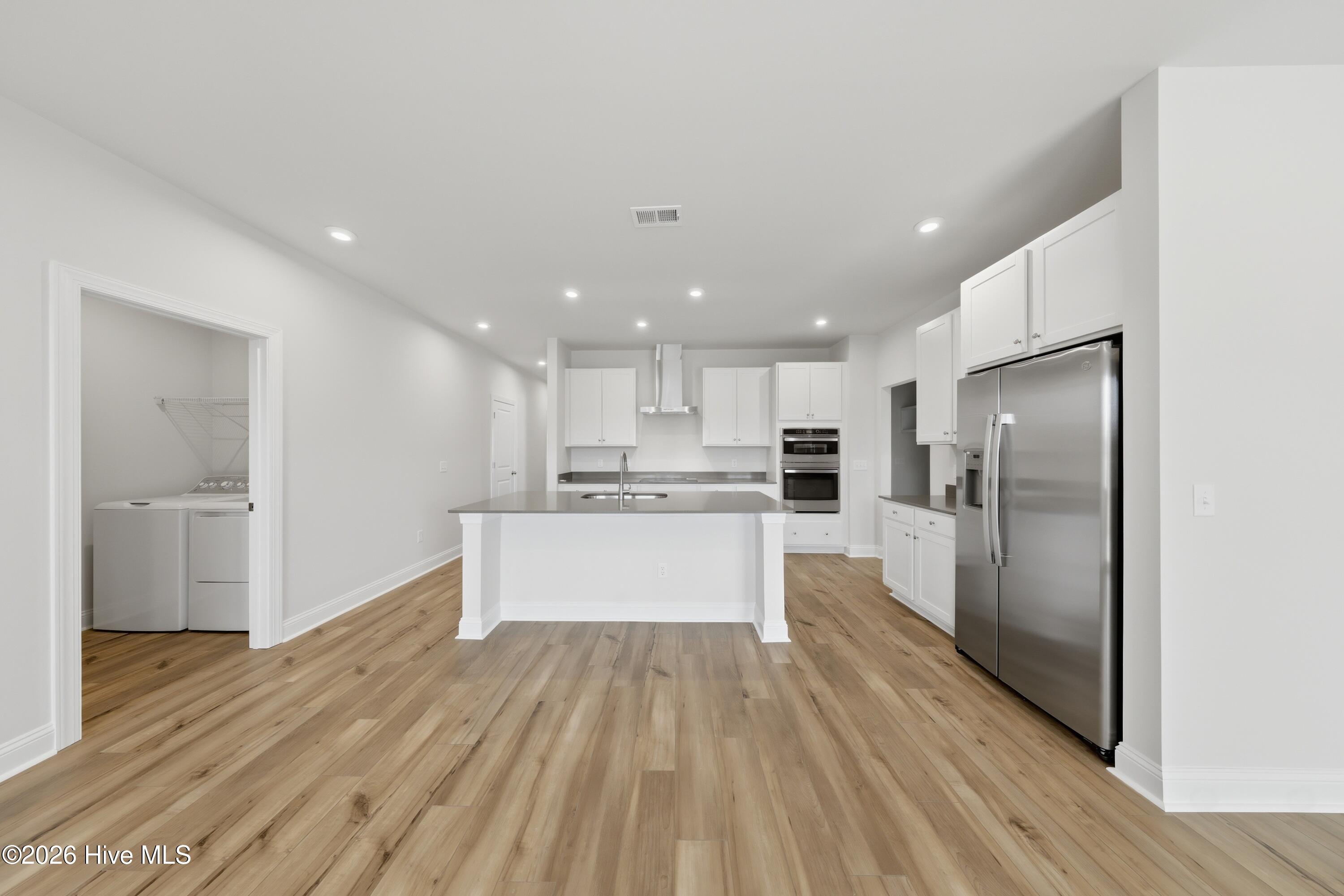 100563139 | Photo 18