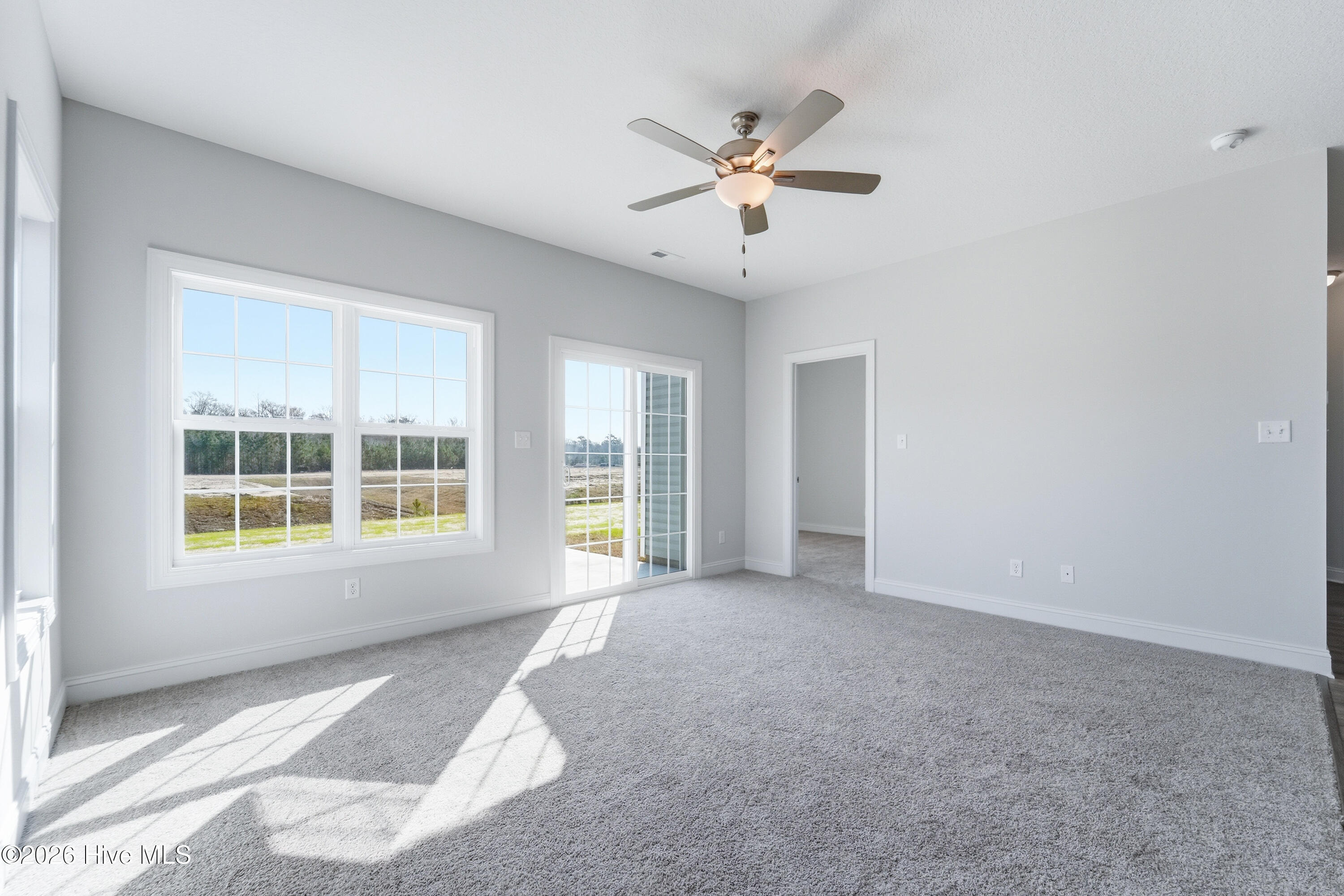 100530742 | Photo 14