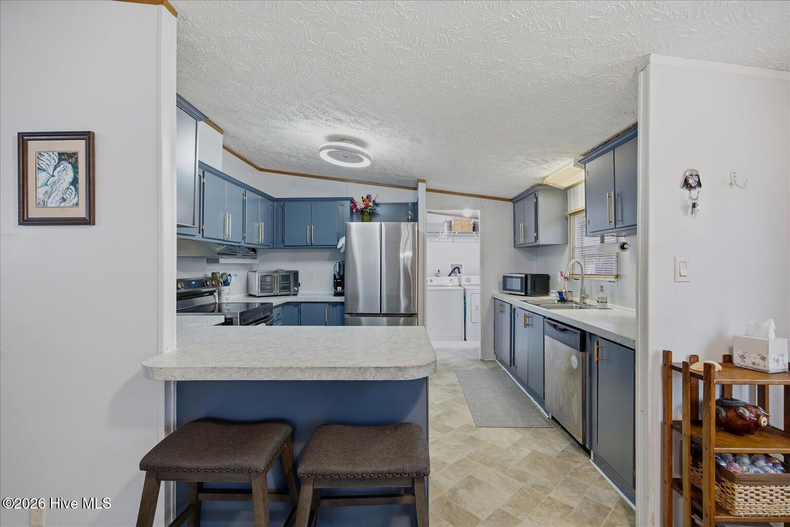 100556219 | Photo 23