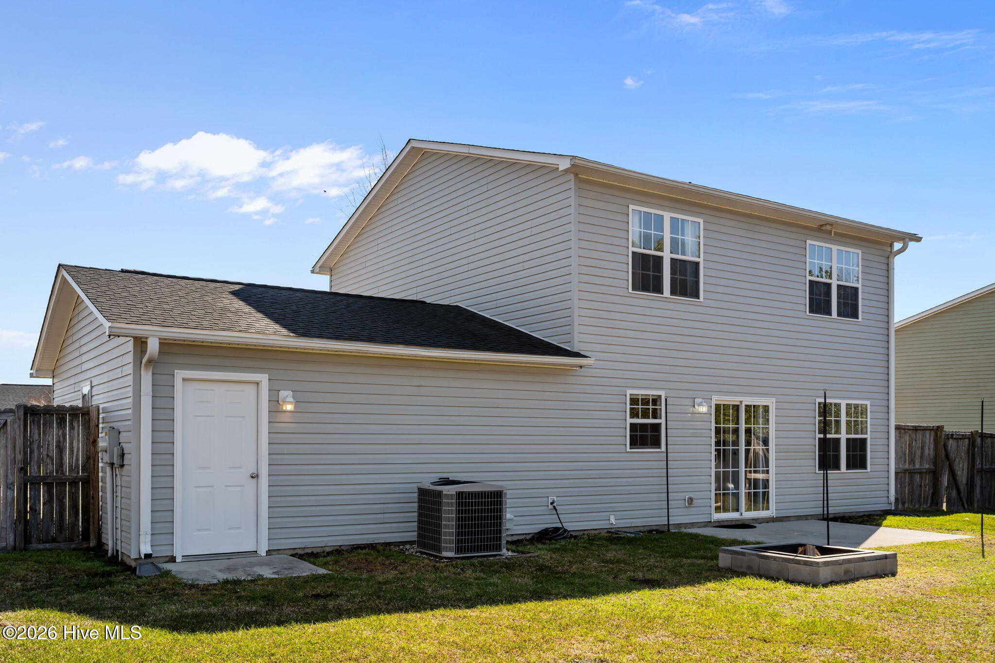 100561197 | Photo 49